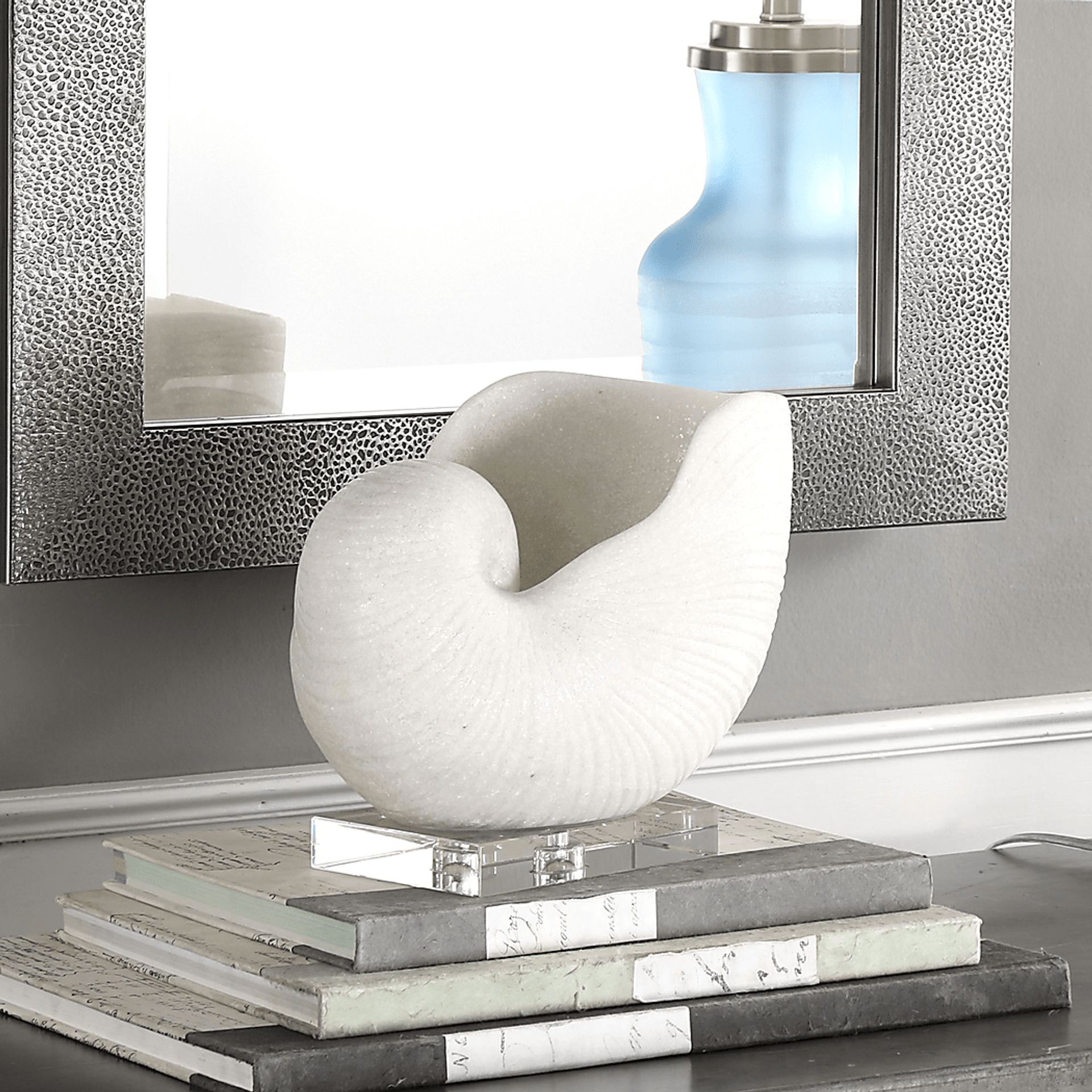 Bressemer White Sculpture - Image 2