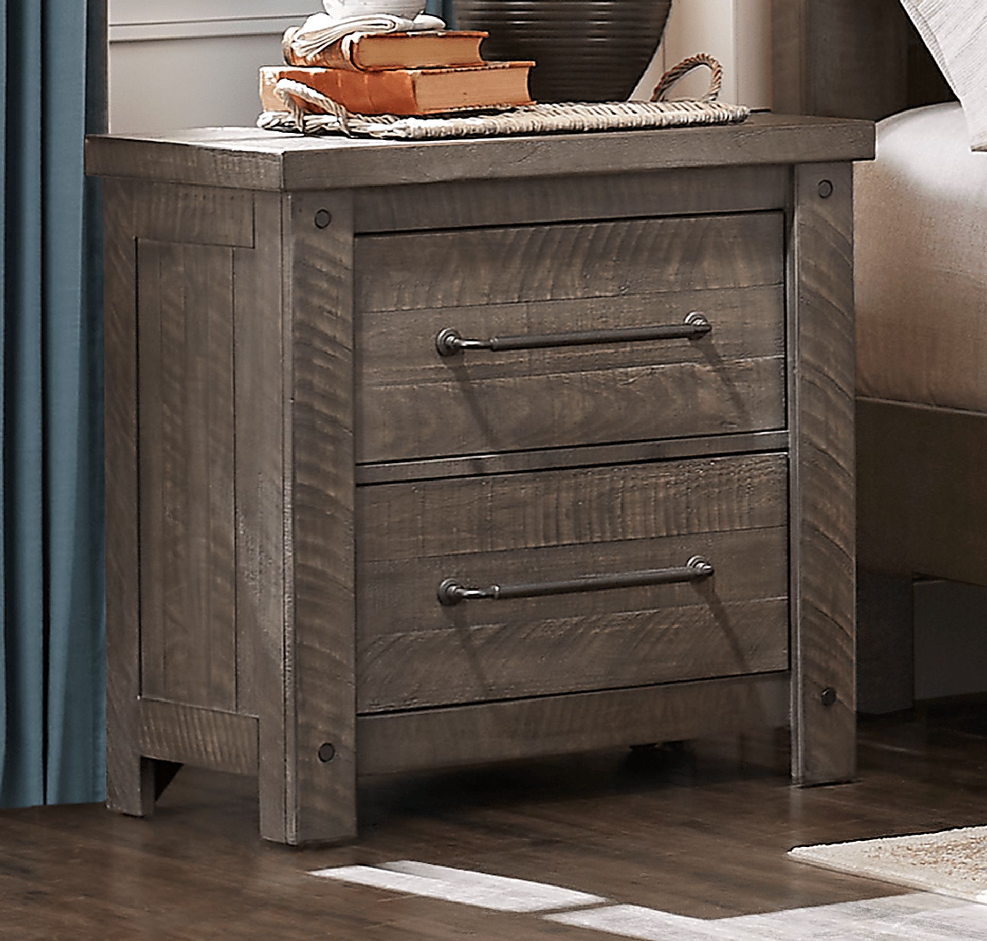 Bretten Crossing Gray 7 Pc Queen Bedroom - Image 13