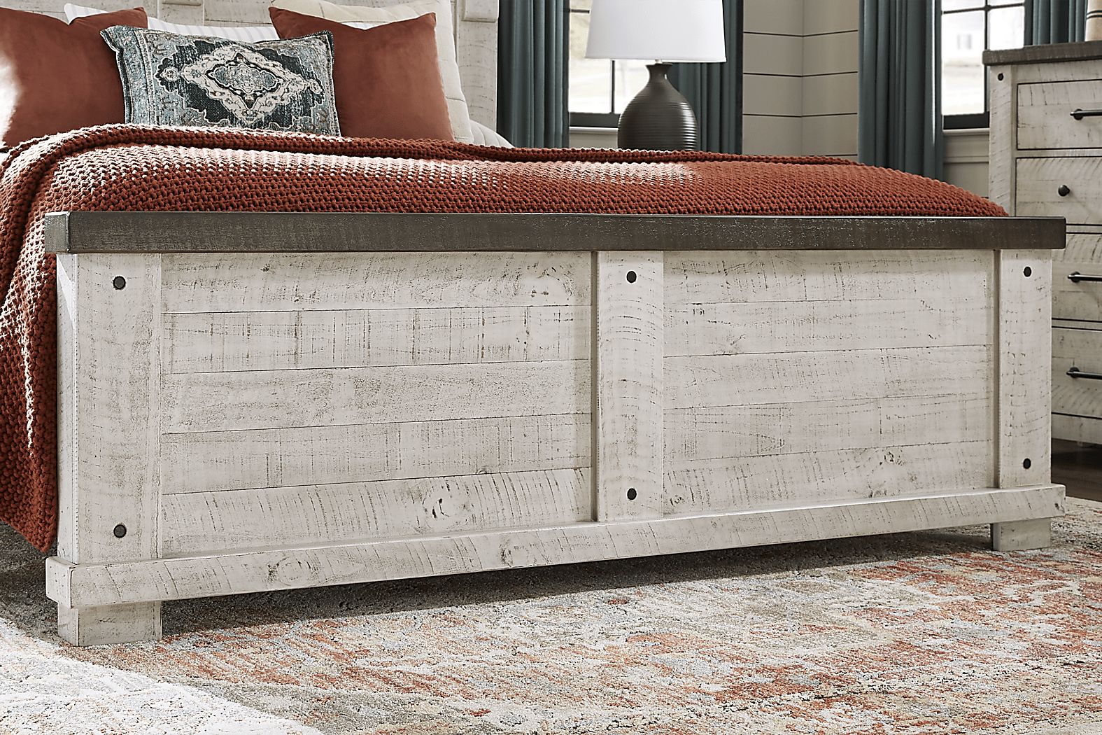 Bretten Crossing King Panel Bed - Thumbnail 4