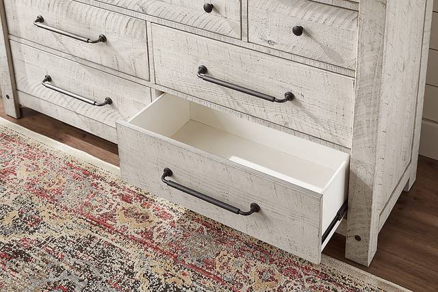 Bretten Crossing White 7 Pc Queen Bedroom - Thumbnail - Image 10