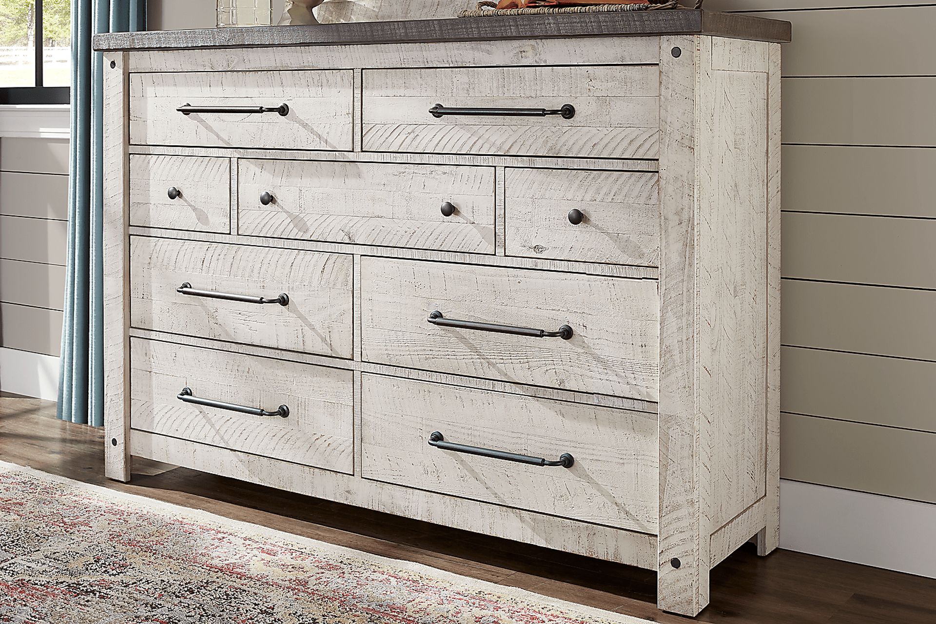 Bretten Crossing White 7 Pc Queen Bedroom - Image 7
