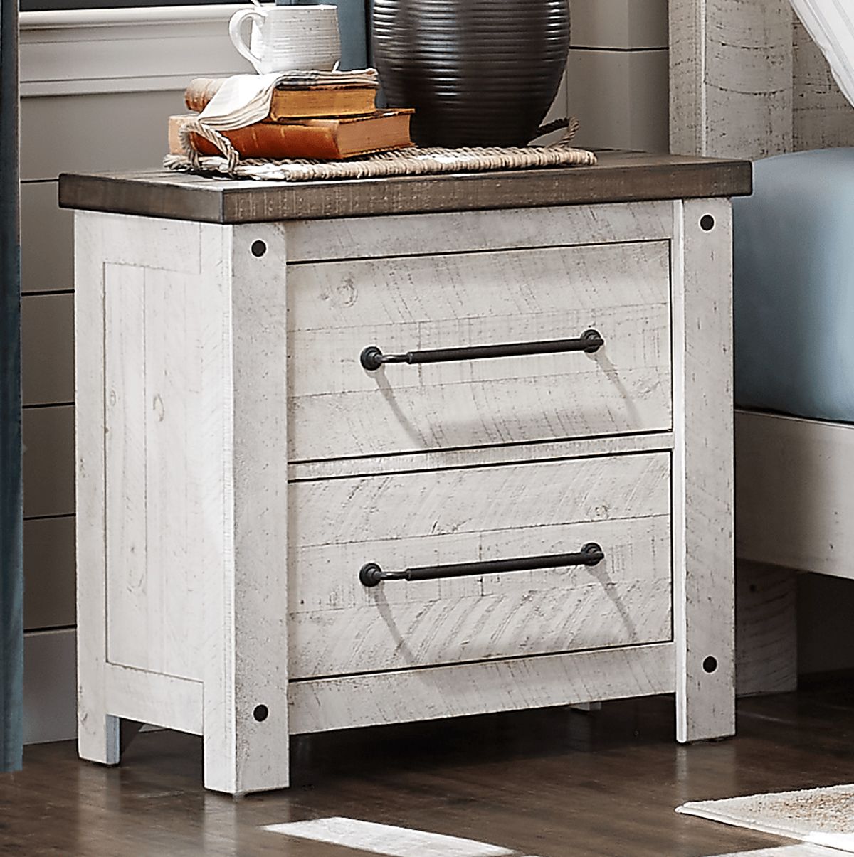 Bretten Crossing White Colors,White Nightstand | Rooms to Go