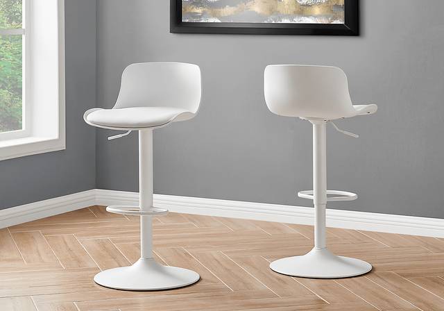 Briarknoll White Swivel Barstool, Set of 2 - Thumbnail - Image 3
