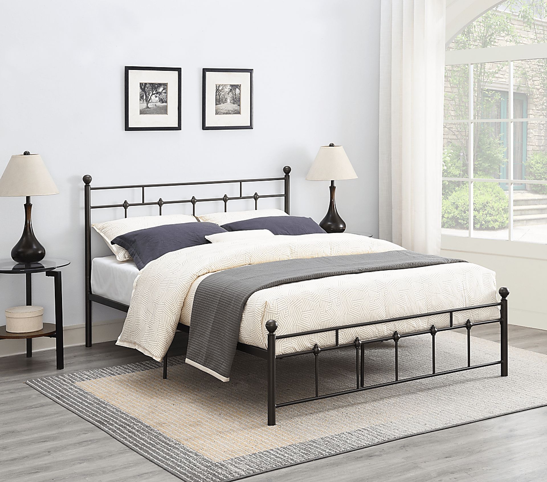 Briarview Bronze Queen Bed - Image 3