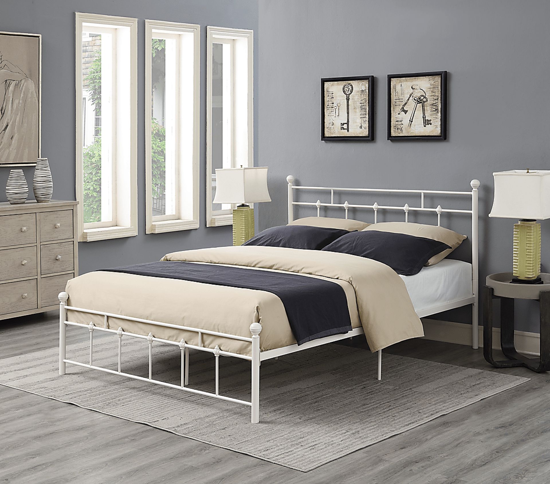 Briarview White Queen Bed - Image 3