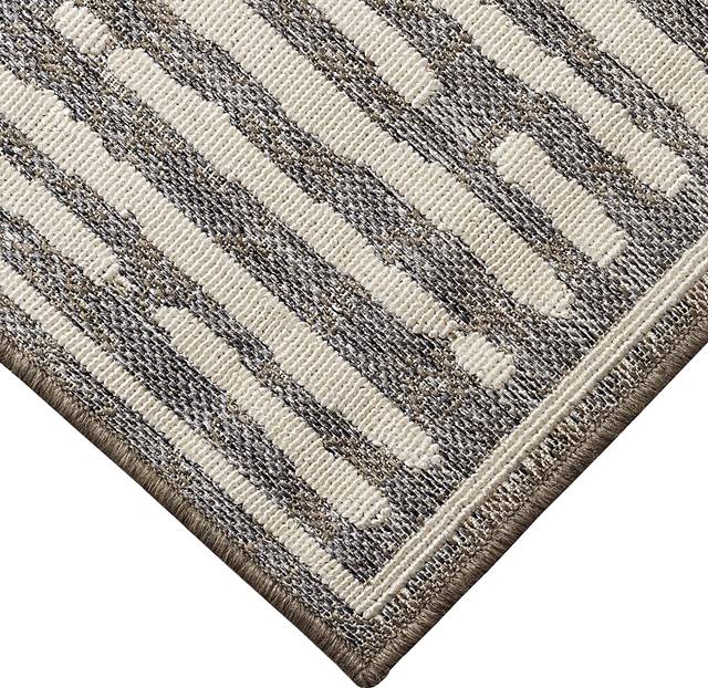 Brimley Gray 5'3 x 7'3 Indoor/Outdoor Rug - Thumbnail - Image 7