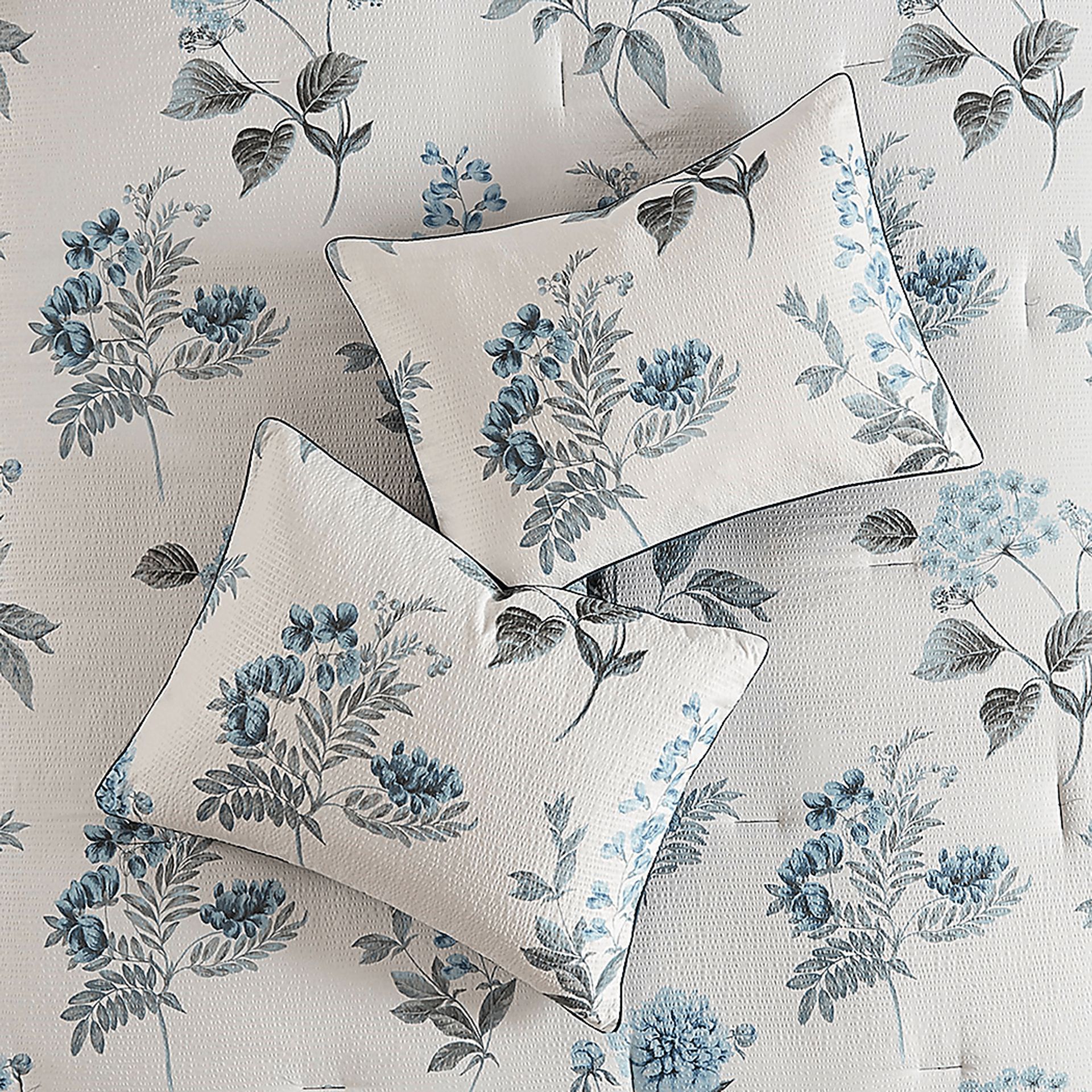 Brindan Blue 7 pc King/Cal Comforter Set - Image 12