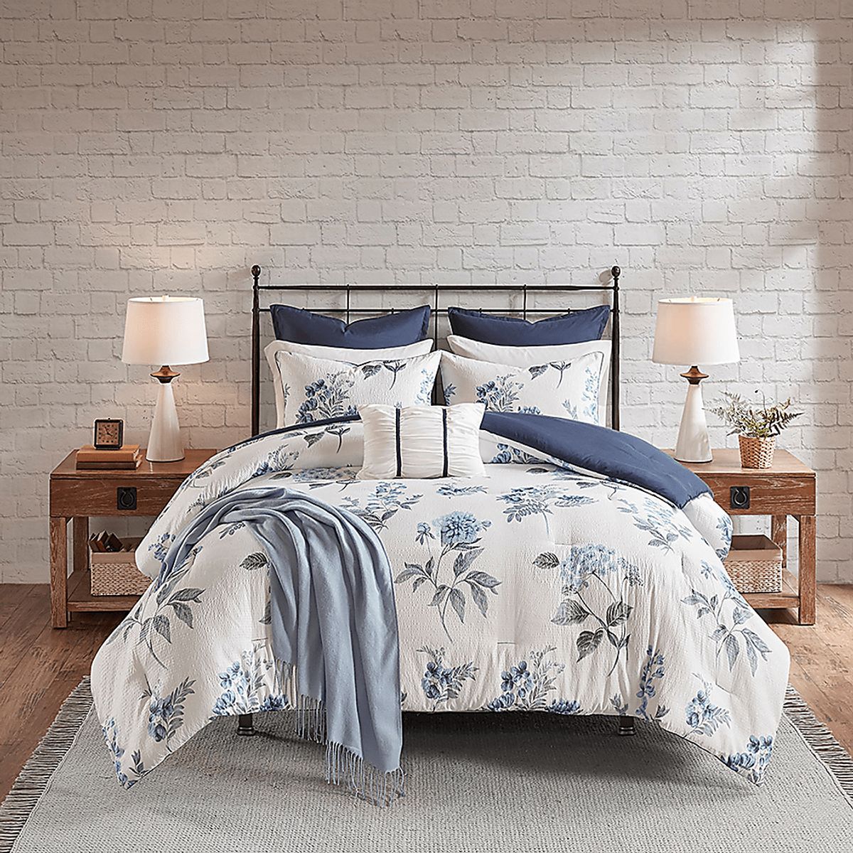 Brindan Blue 7 Pc King Comforter Set | Rooms To Go