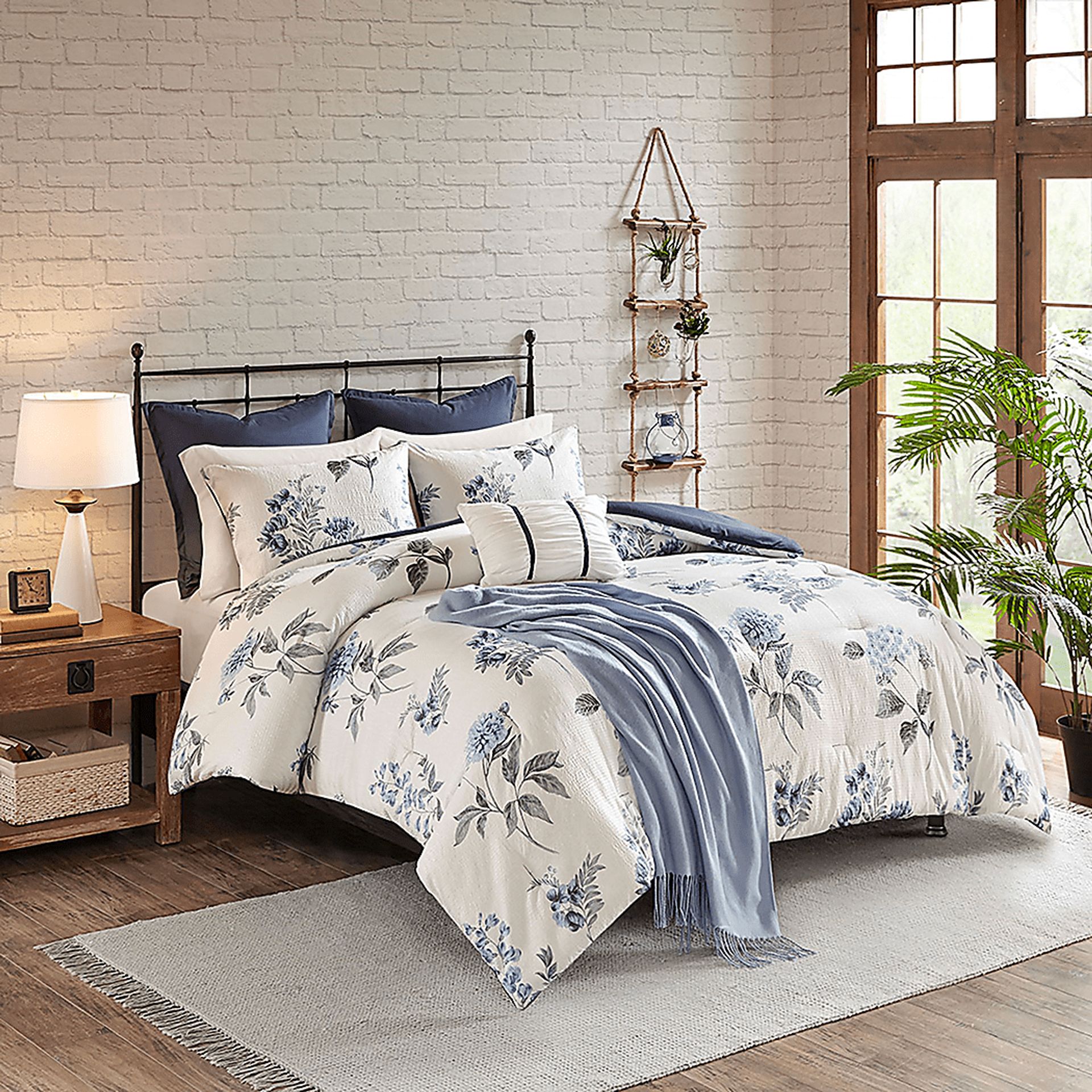 Brindan Blue 7 pc King/Cal Comforter Set - Image 3