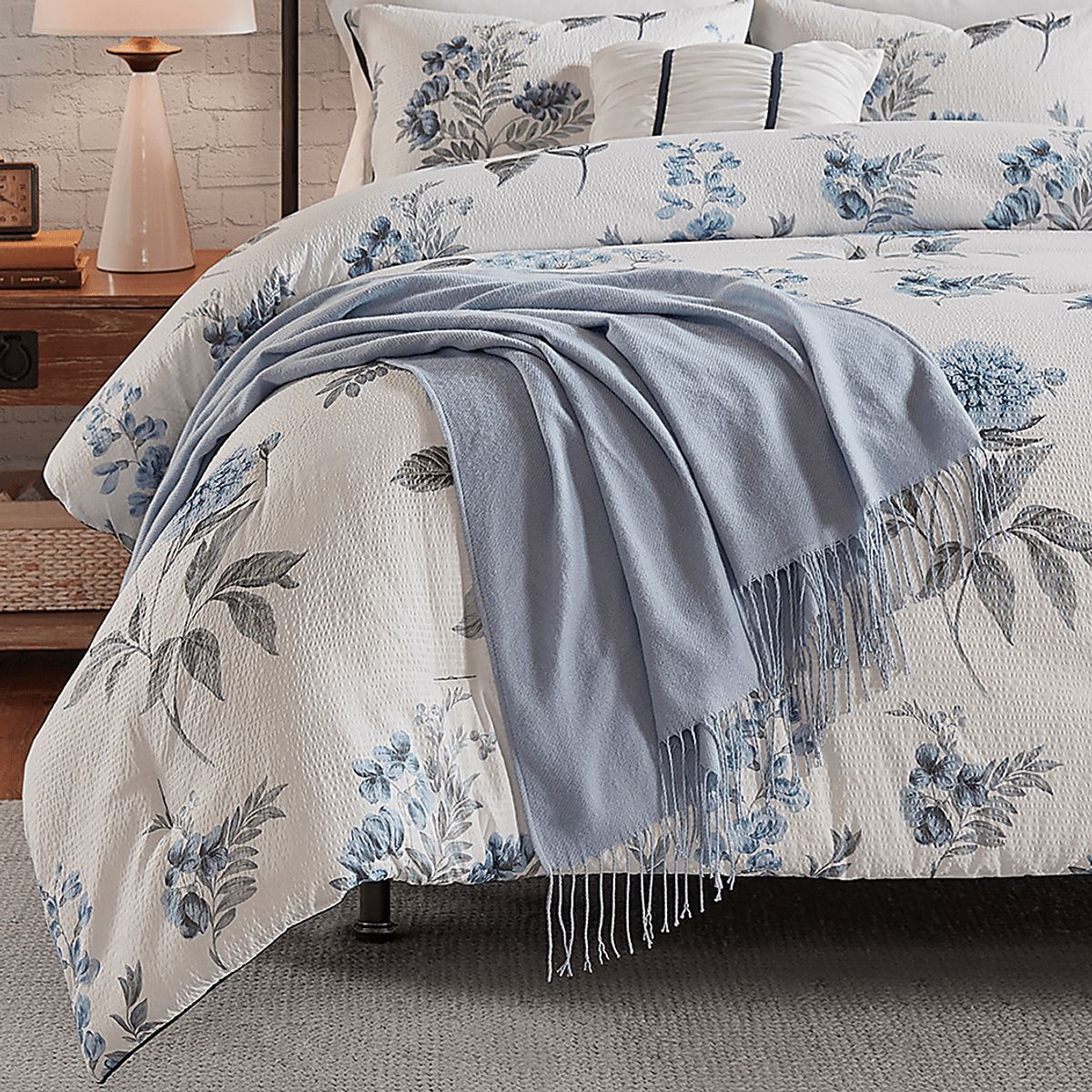 Brindan Blue 7 Pc King Comforter Set | Rooms To Go