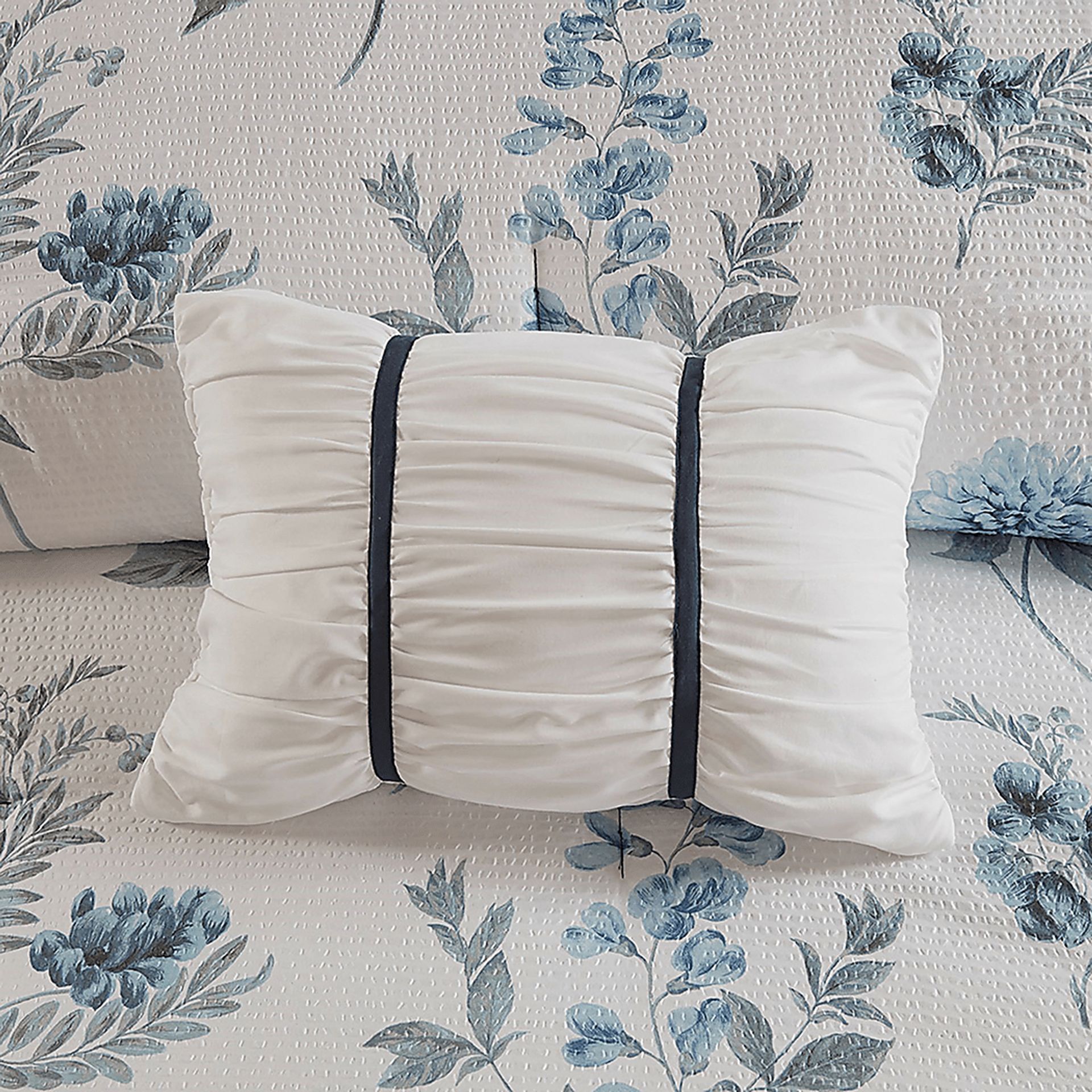 Brindan Blue 7 pc King/Cal Comforter Set - Image 6