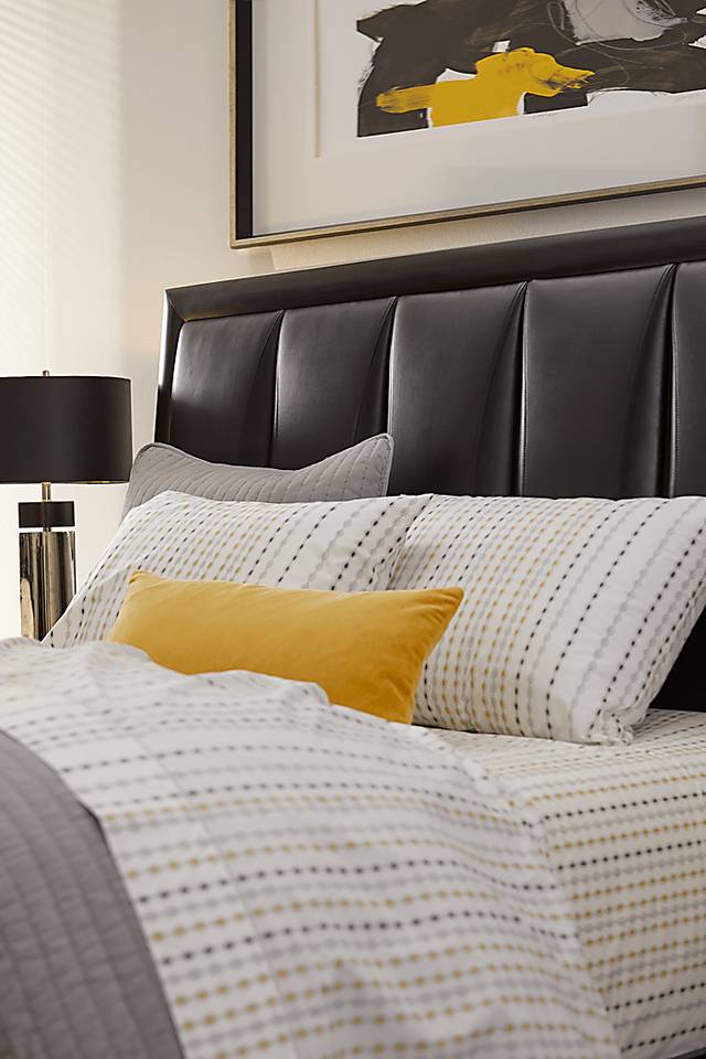 Brookeville Dark Brown 3 Pc King Upholstered Bed - Thumbnail - Image 3