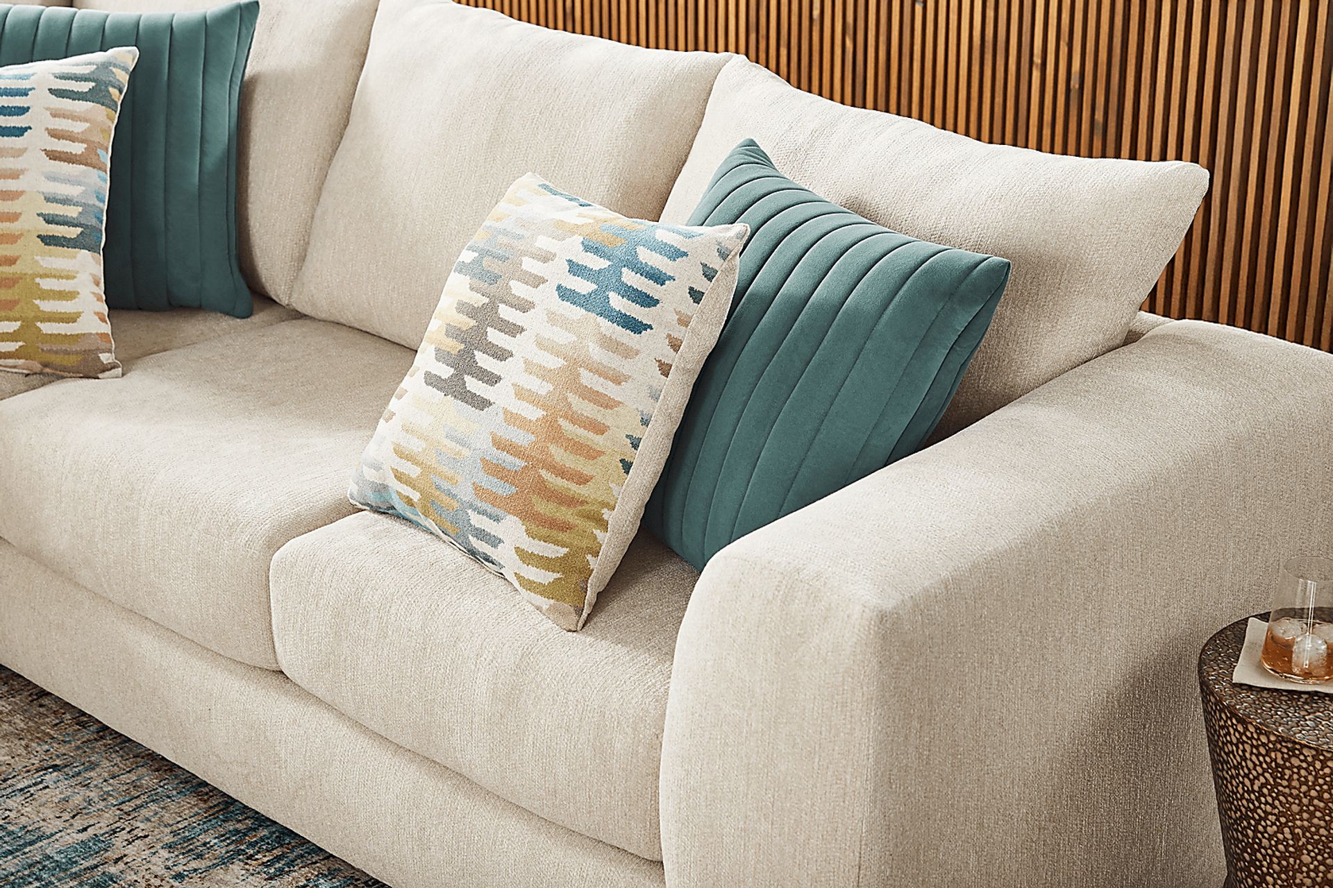 Brookeville White 5 Pc Sectional Living Room - Image 4