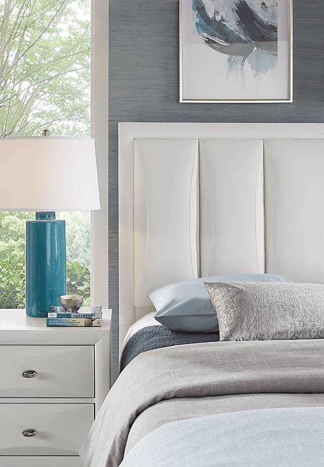 Brookeville White 3 Pc Queen Upholstered Bed - Thumbnail - Image 2