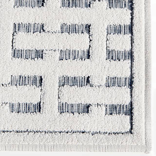 Broussard White 5'2 x 7'6 Rug - Thumbnail - Image 5