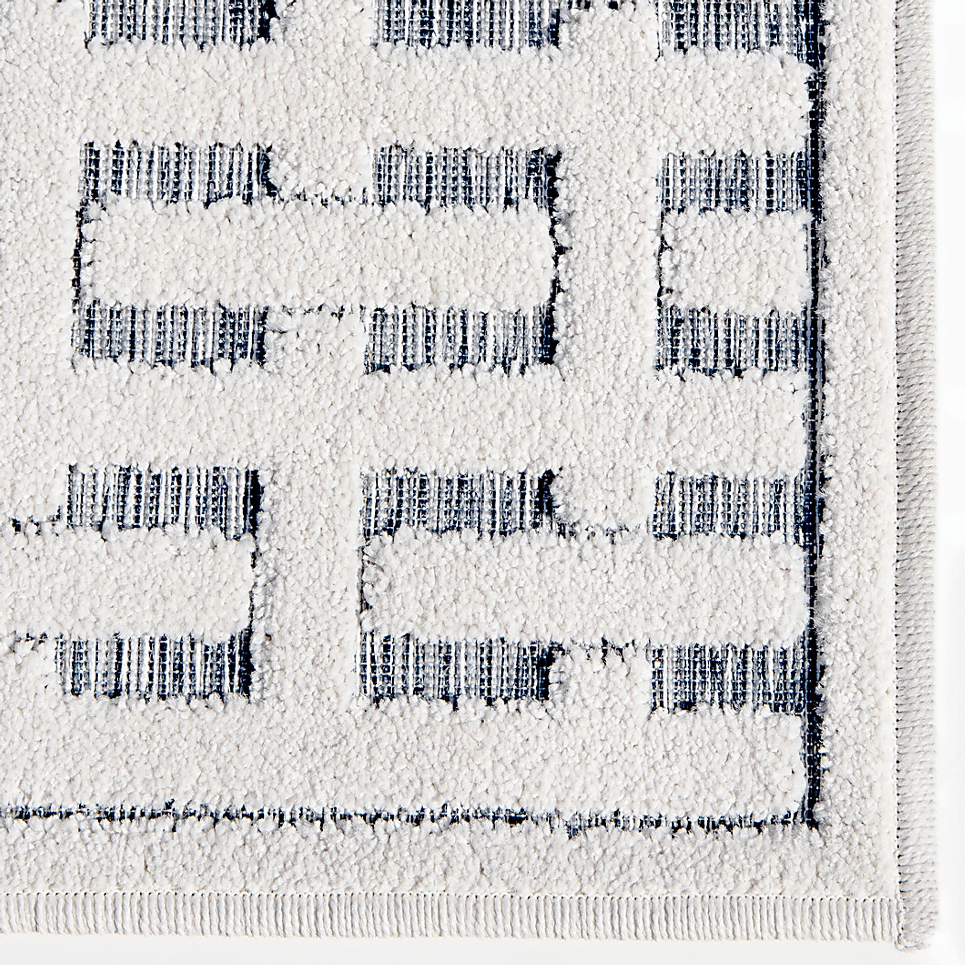 Broussard White 5'2 x 7'6 Rug - Image 5