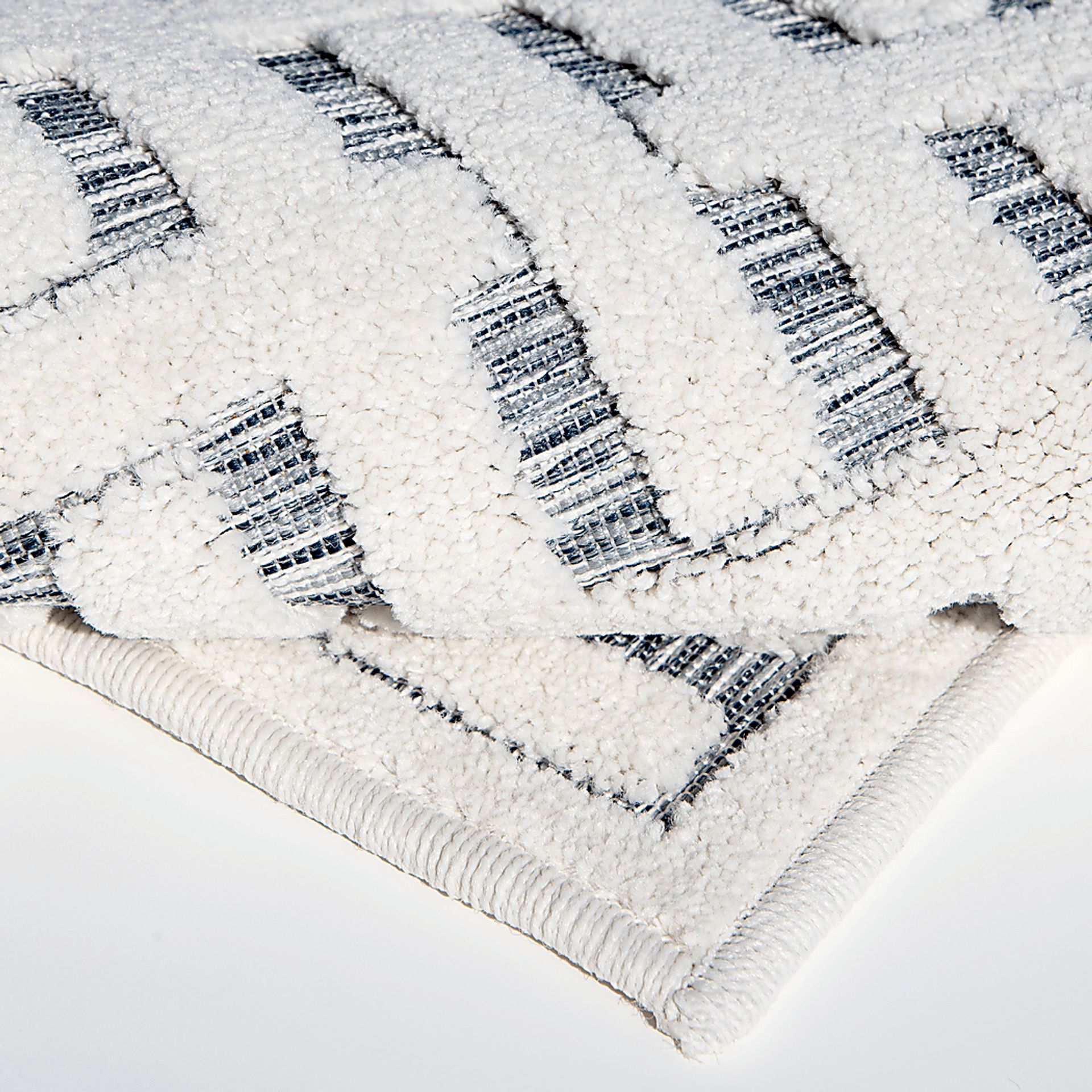 Broussard White 5'2 x 7'6 Rug - Image 6