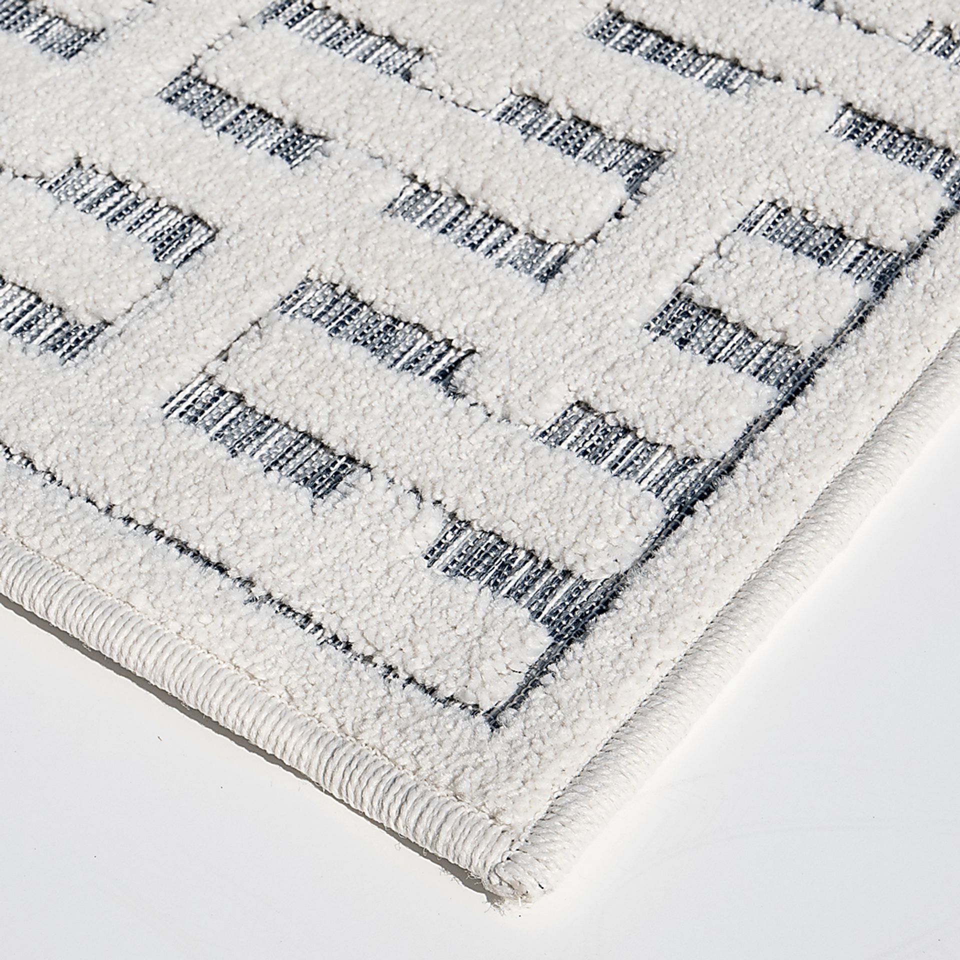 Broussard White 7'9 x 10'10 Rug - Image 4