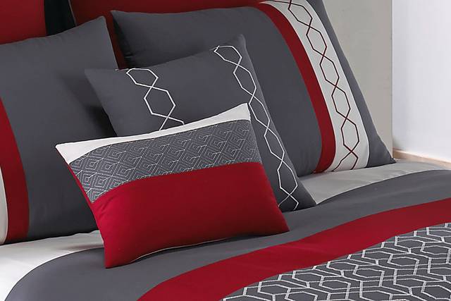Buggshotte Red 8 Pc Queen Comforter Set - Thumbnail - Image 4