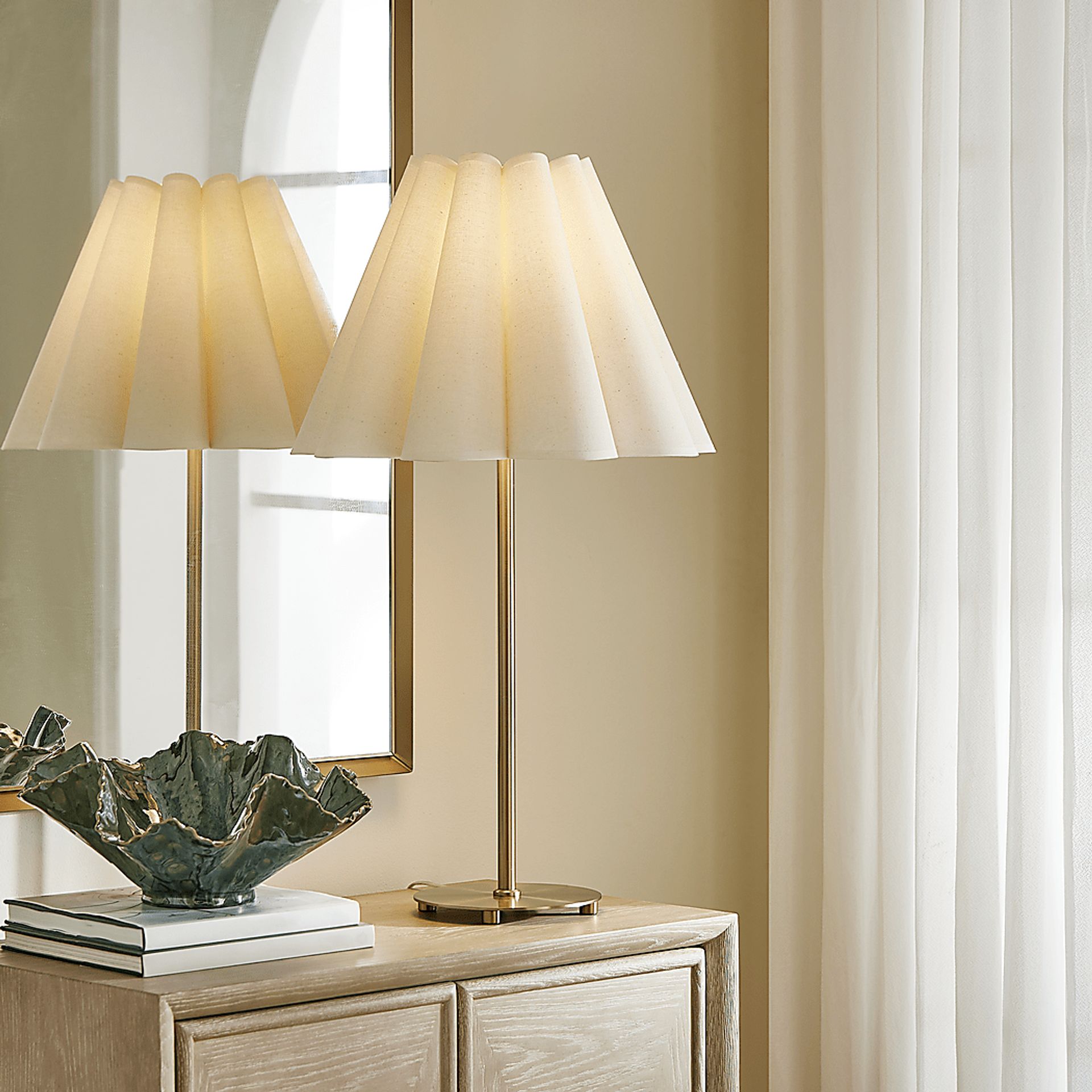 Byenca Brass Lamp - Image 2