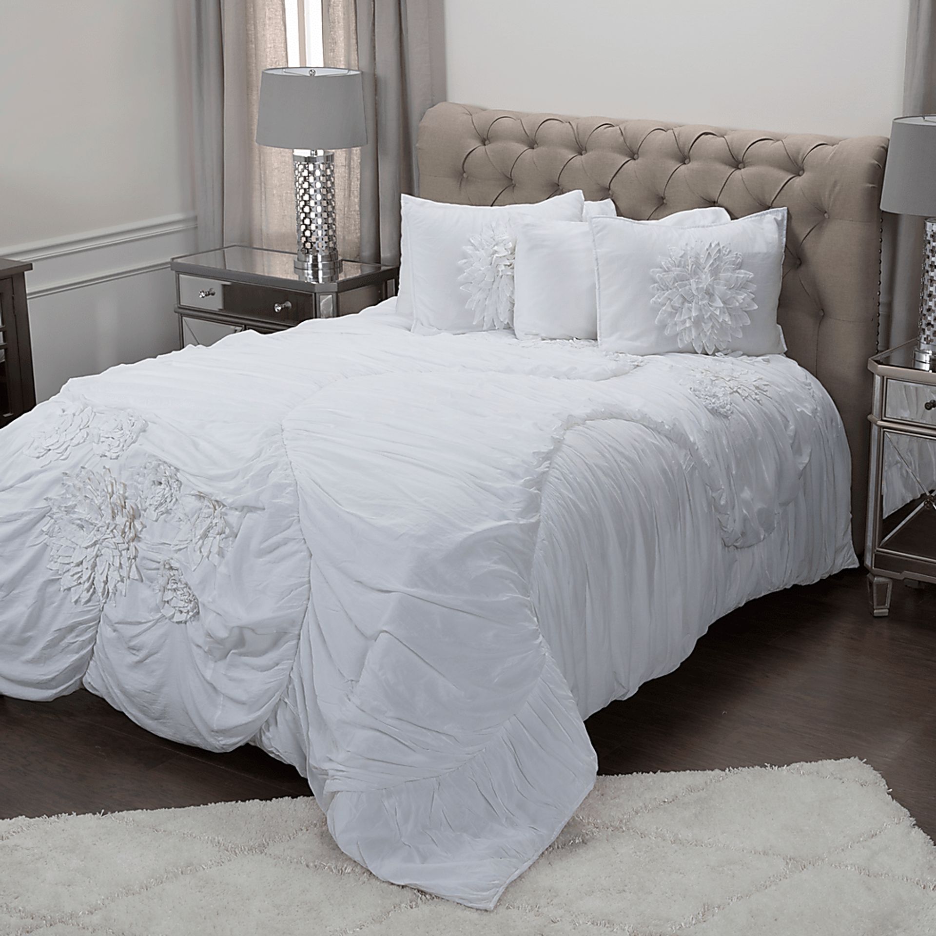 Byna White 3 Pc Queen Comforter Set - Image 1