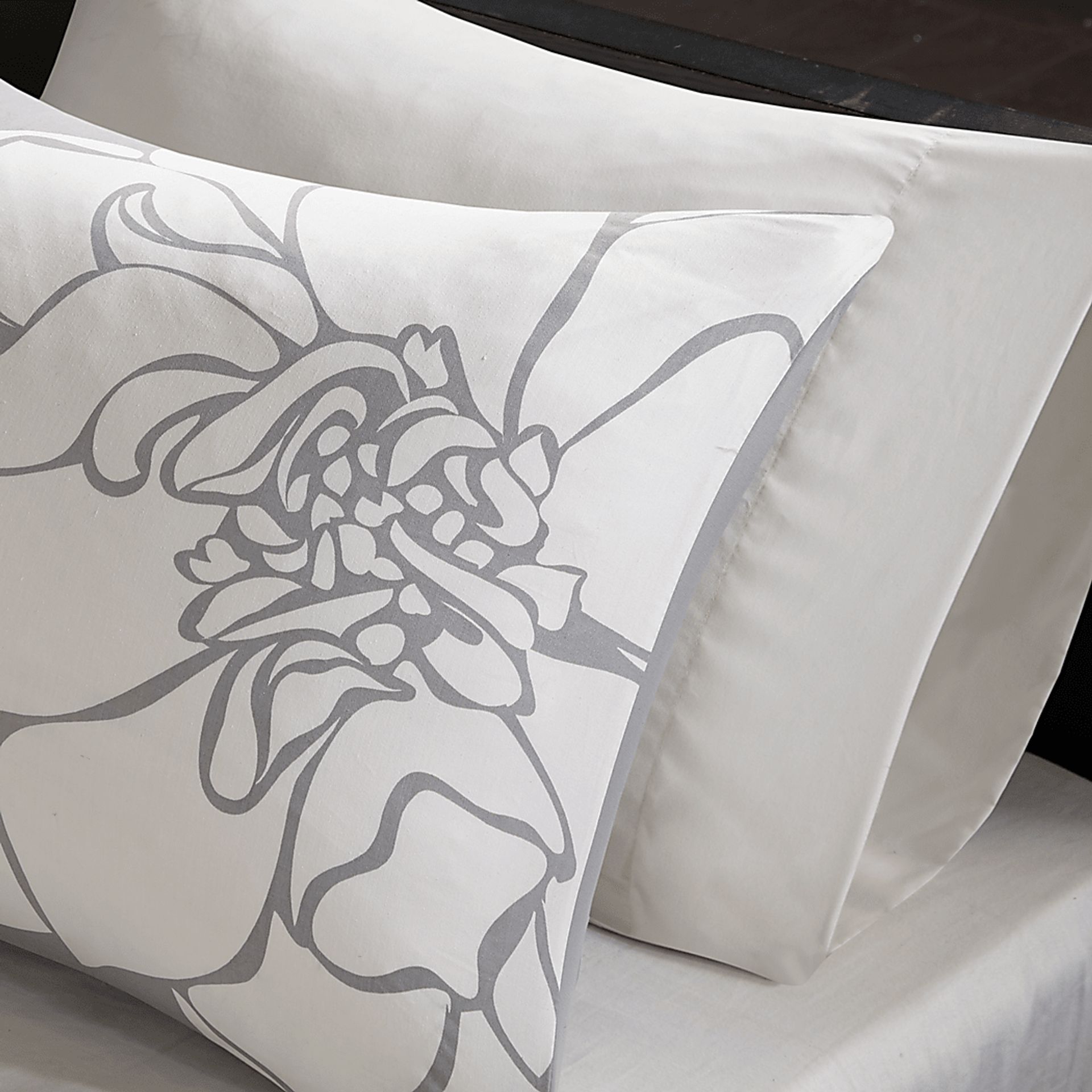 Cabildo Gray Blush 6 Pc Twin/Twin XL Comforter Set - Image 7