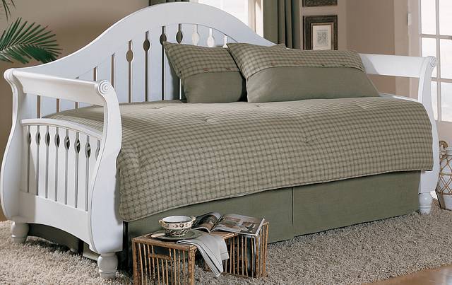 Cadyn White Daybed - Thumbnail - Image 1