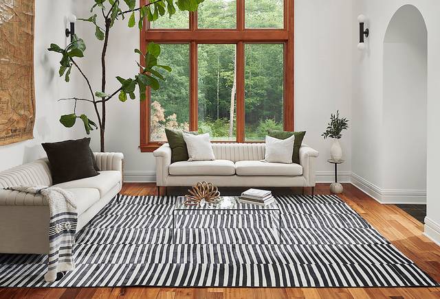 Caelia Black 7'10 x 9'10 Rug - Thumbnail - Image 3