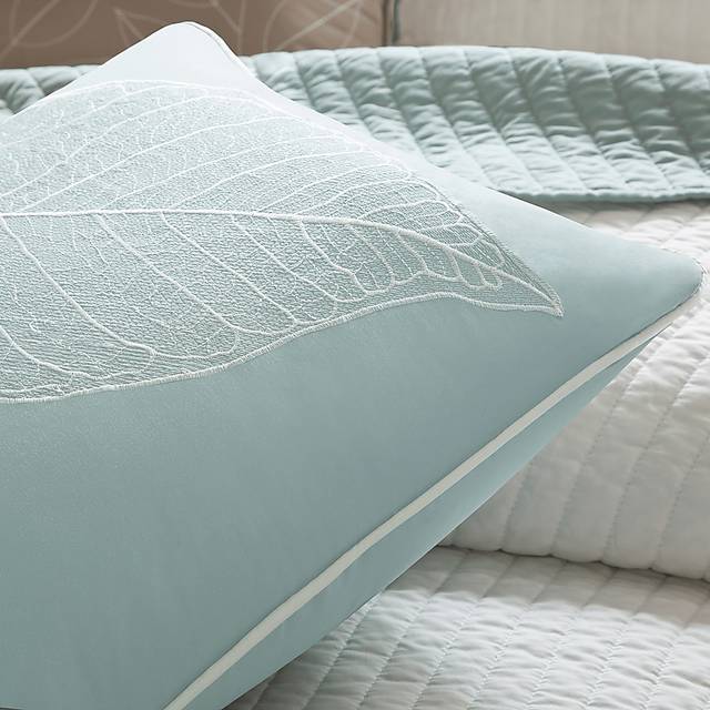 Caelie White 6 Pc King Coverlet Set - Thumbnail - Image 5