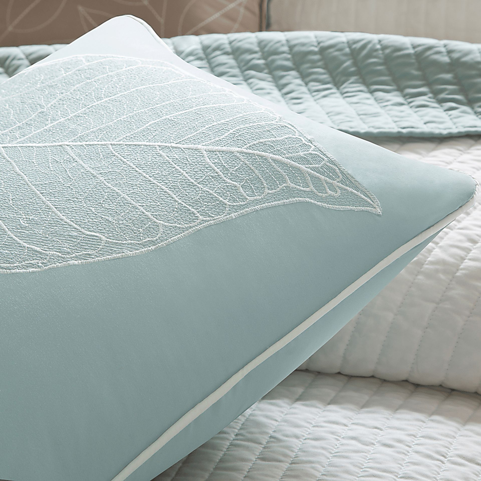 Caelie White 6 Pc King Coverlet Set - Image 5