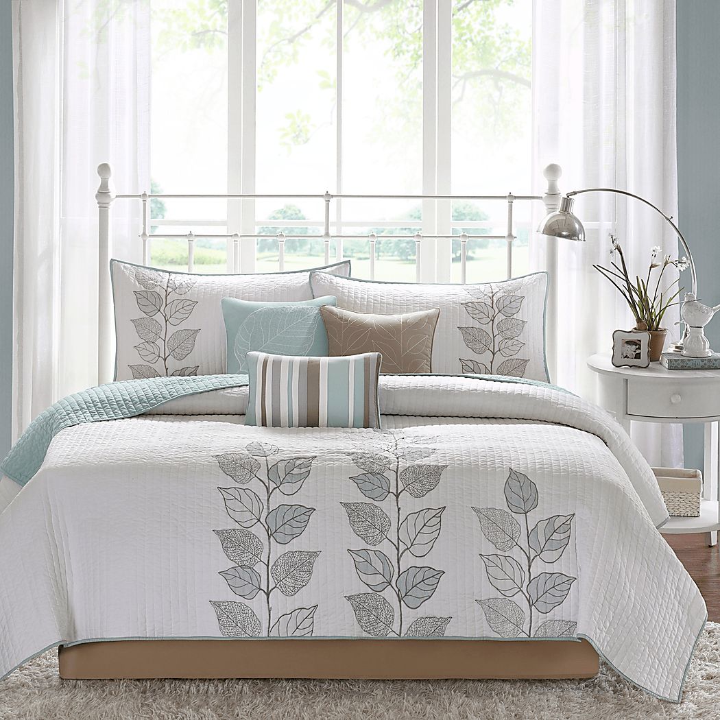 Caelie White 6 Pc Queen Coverlet Set