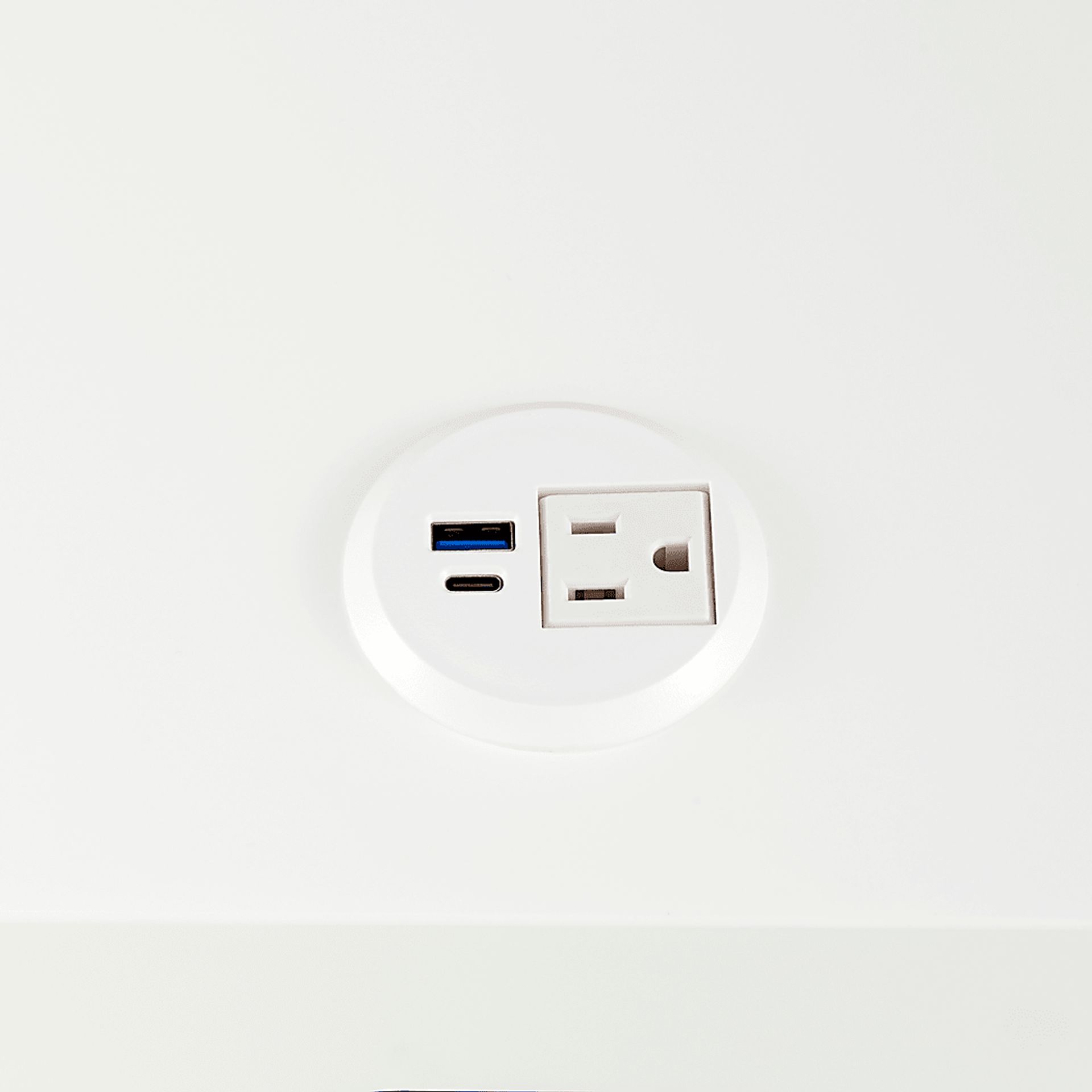 Caique White End Table - Image 7