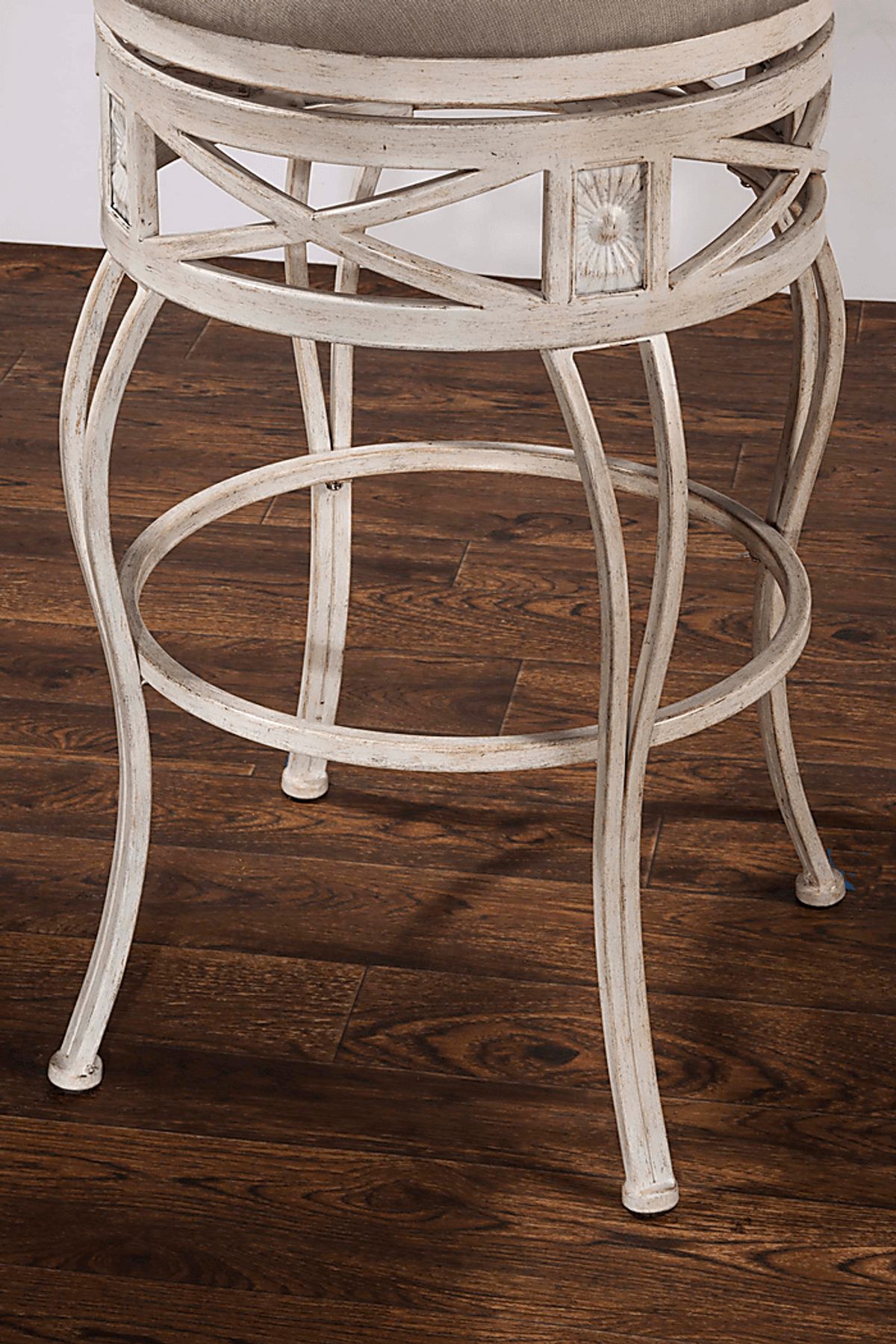 Callen Gray Silver Swivel Counter Height | Rooms to Go