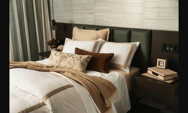 Calrolla Beige 4 Pc King Duvet Set