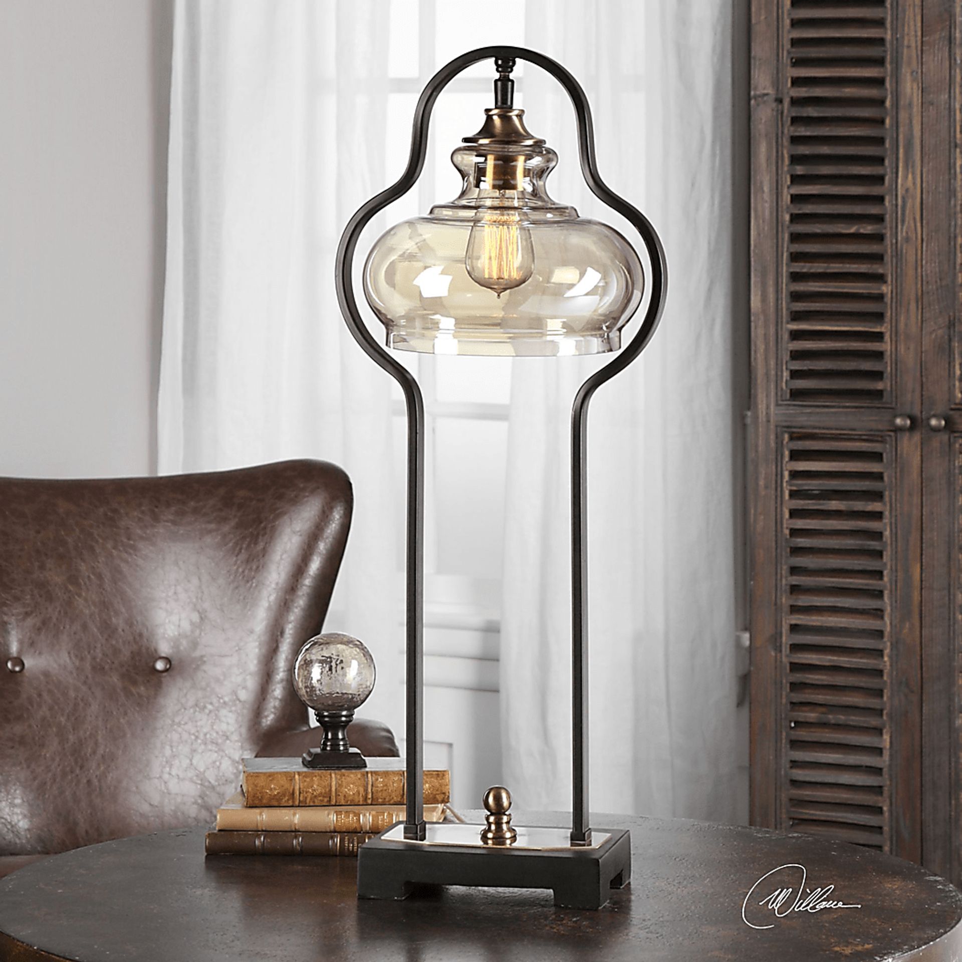 Camel Hill Black Lamp - Image 2