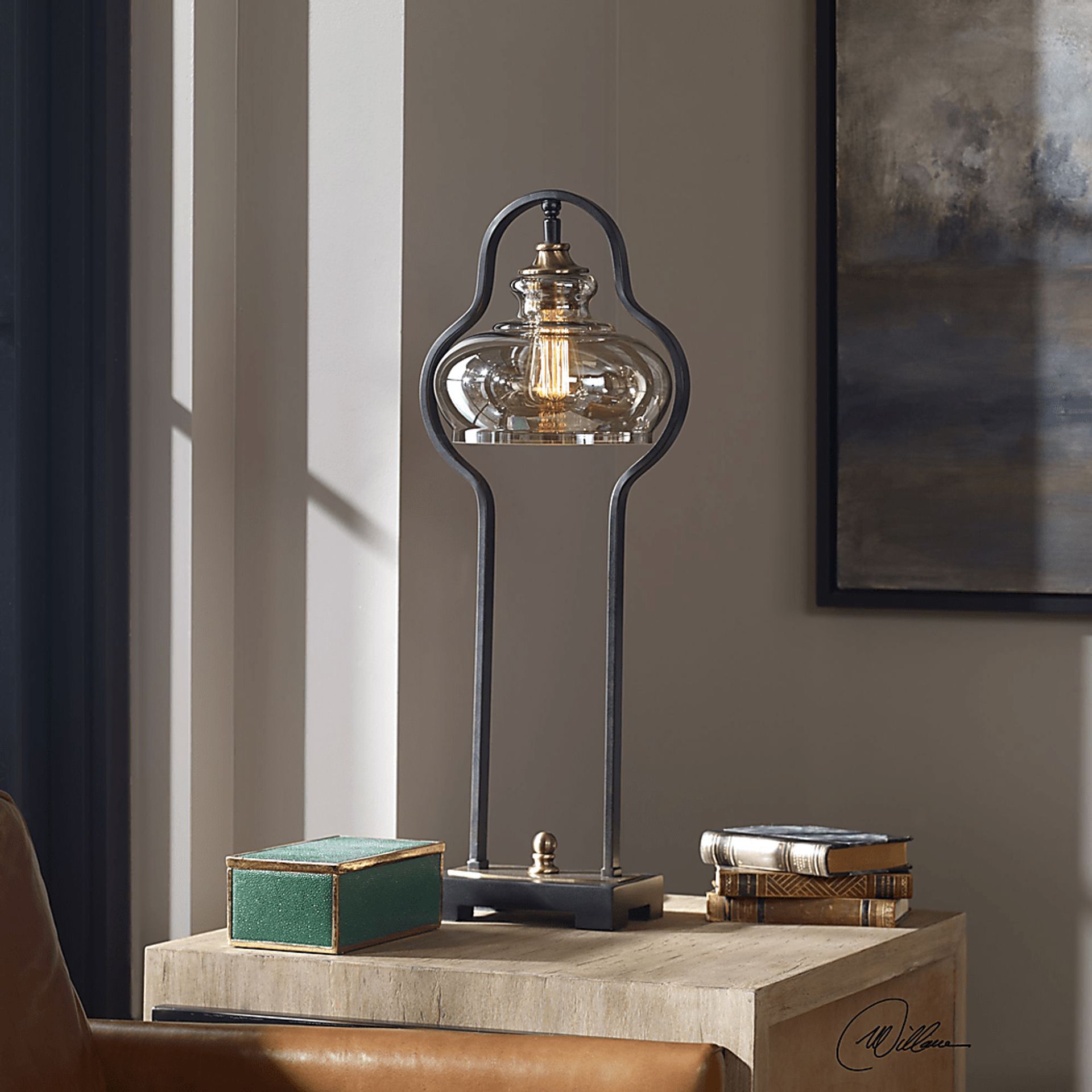 Camel Hill Black Lamp - Image 4