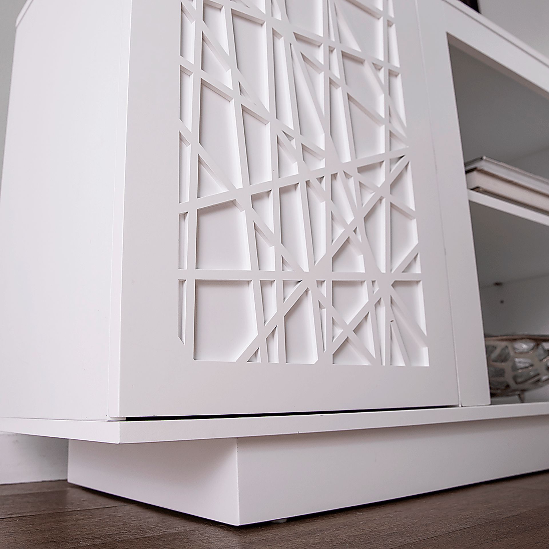 Cannonwolde White 60 in. Console - Image 4