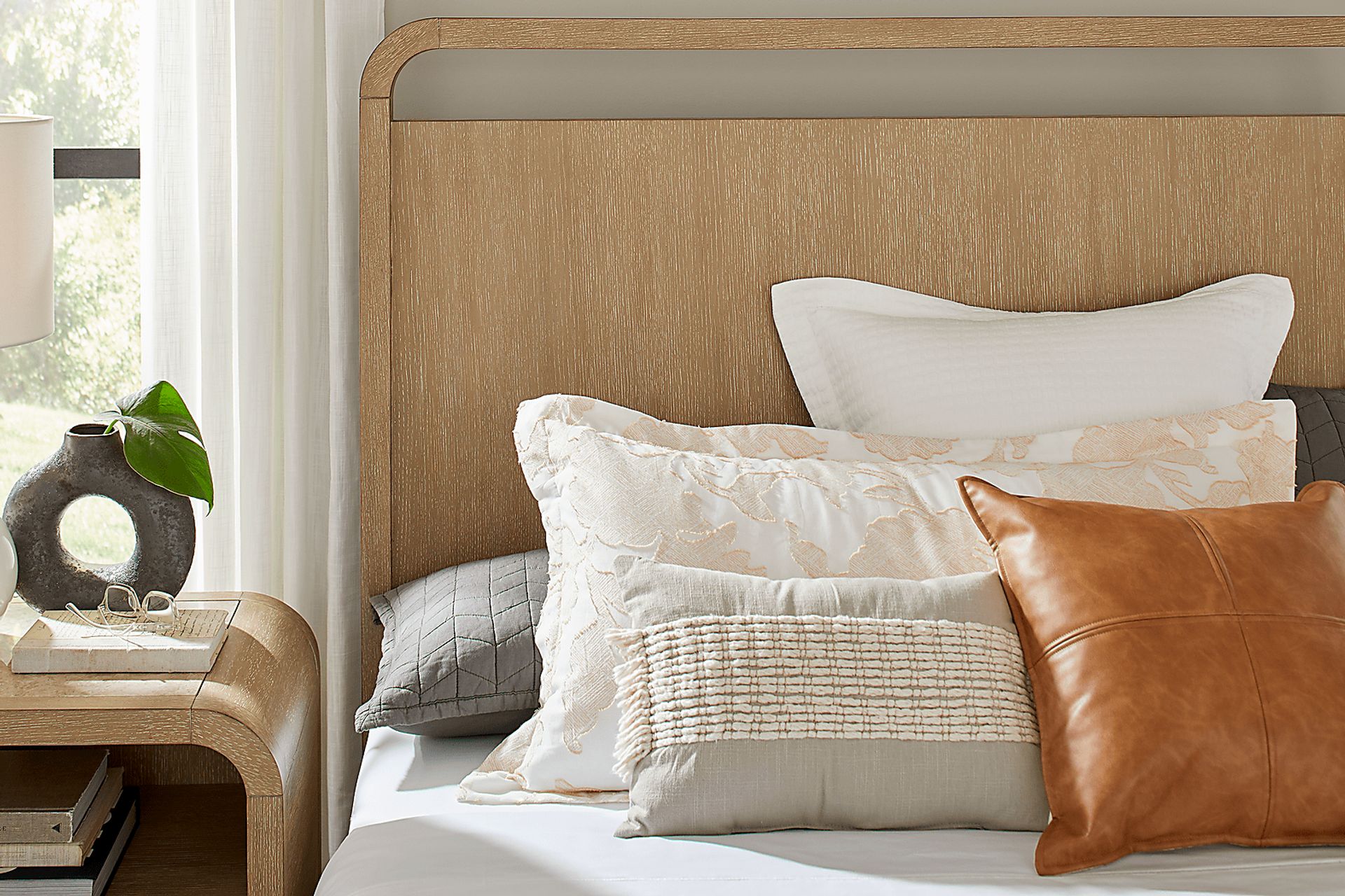 Canyon Sandstone 5 Pc Queen Panel Bedroom - Image 4