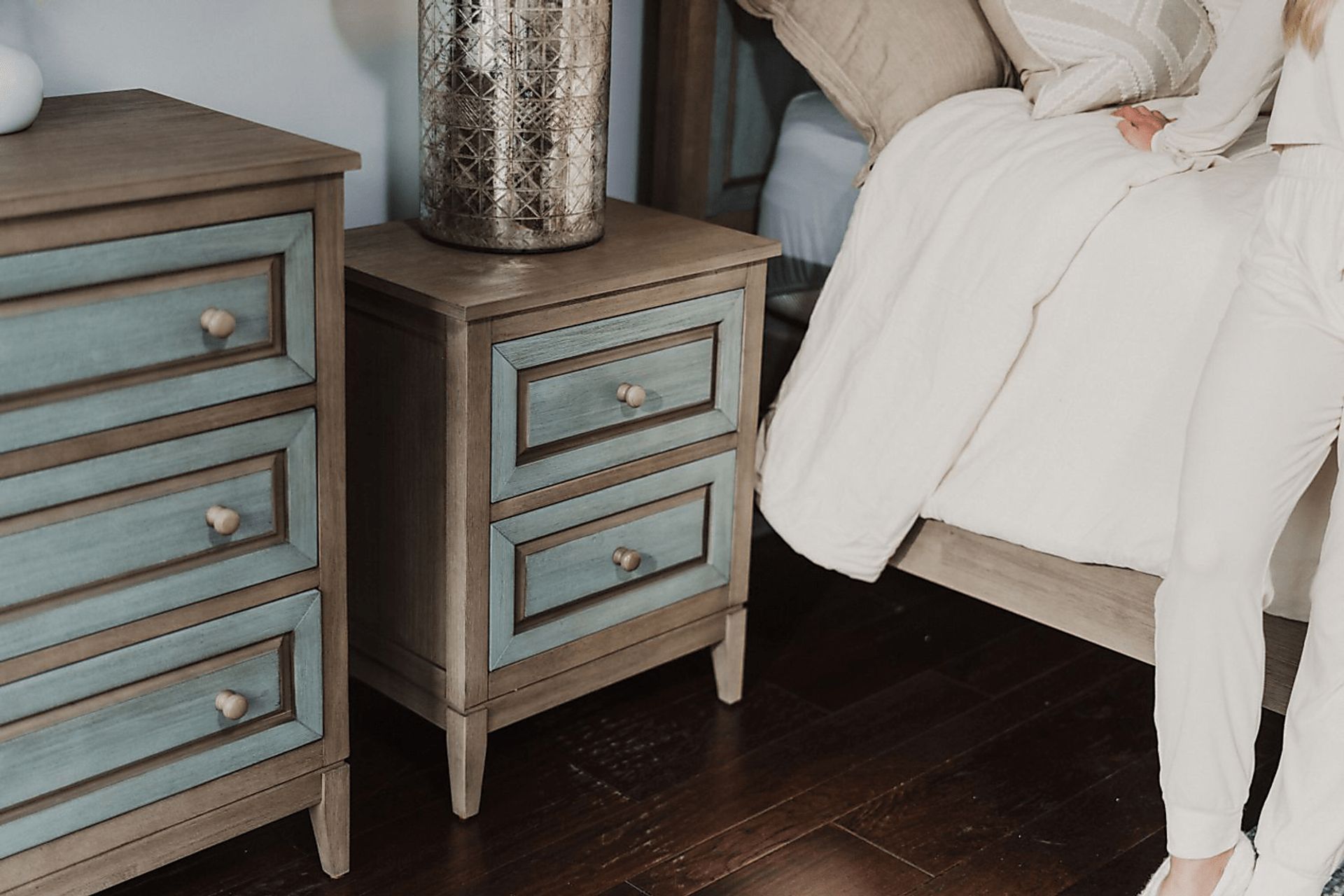 Caoshe Gray/Green Nightstand - Image 2
