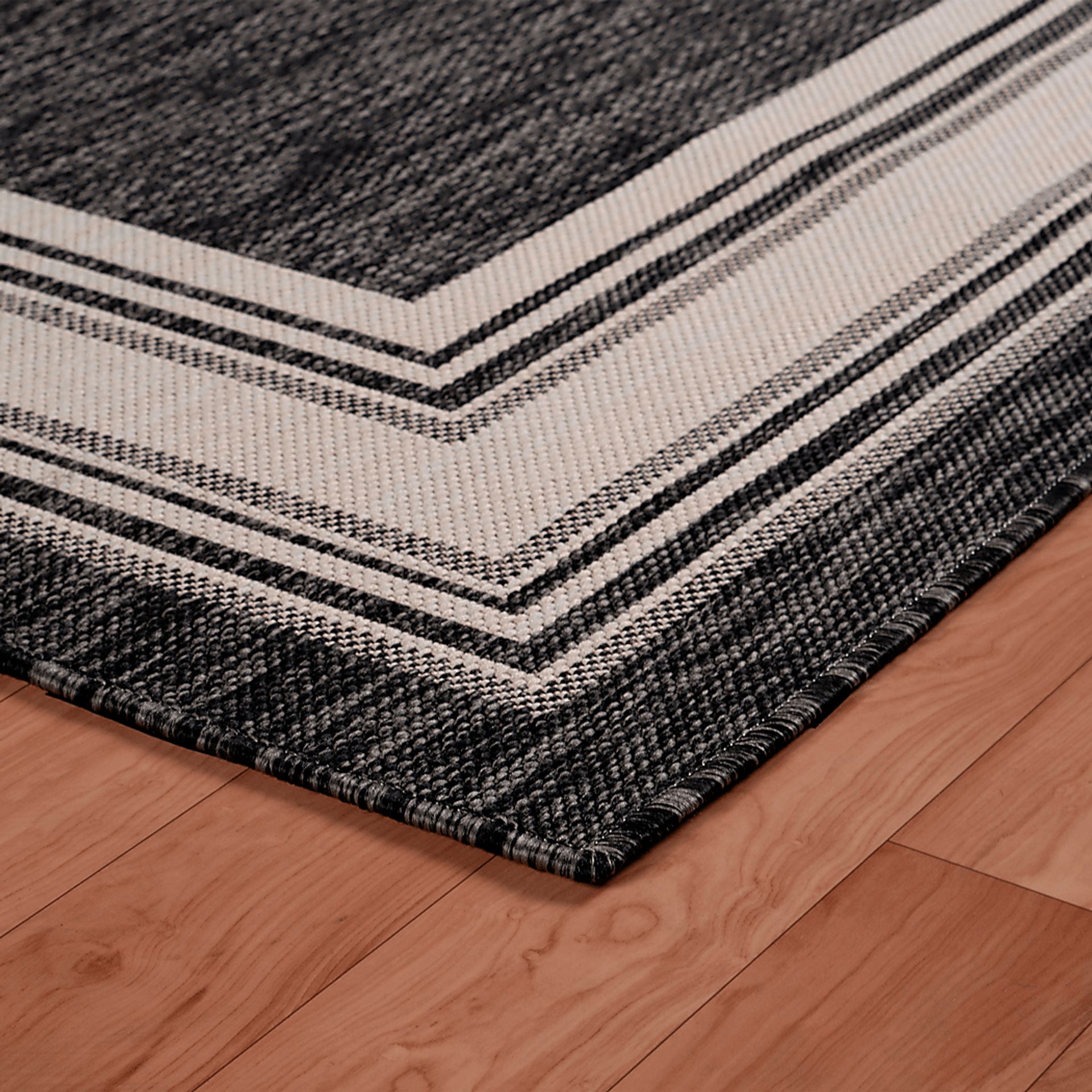 Carledosa Black/Multi 5'3 x 7' Indoor/Outdoor Rug - Image 3