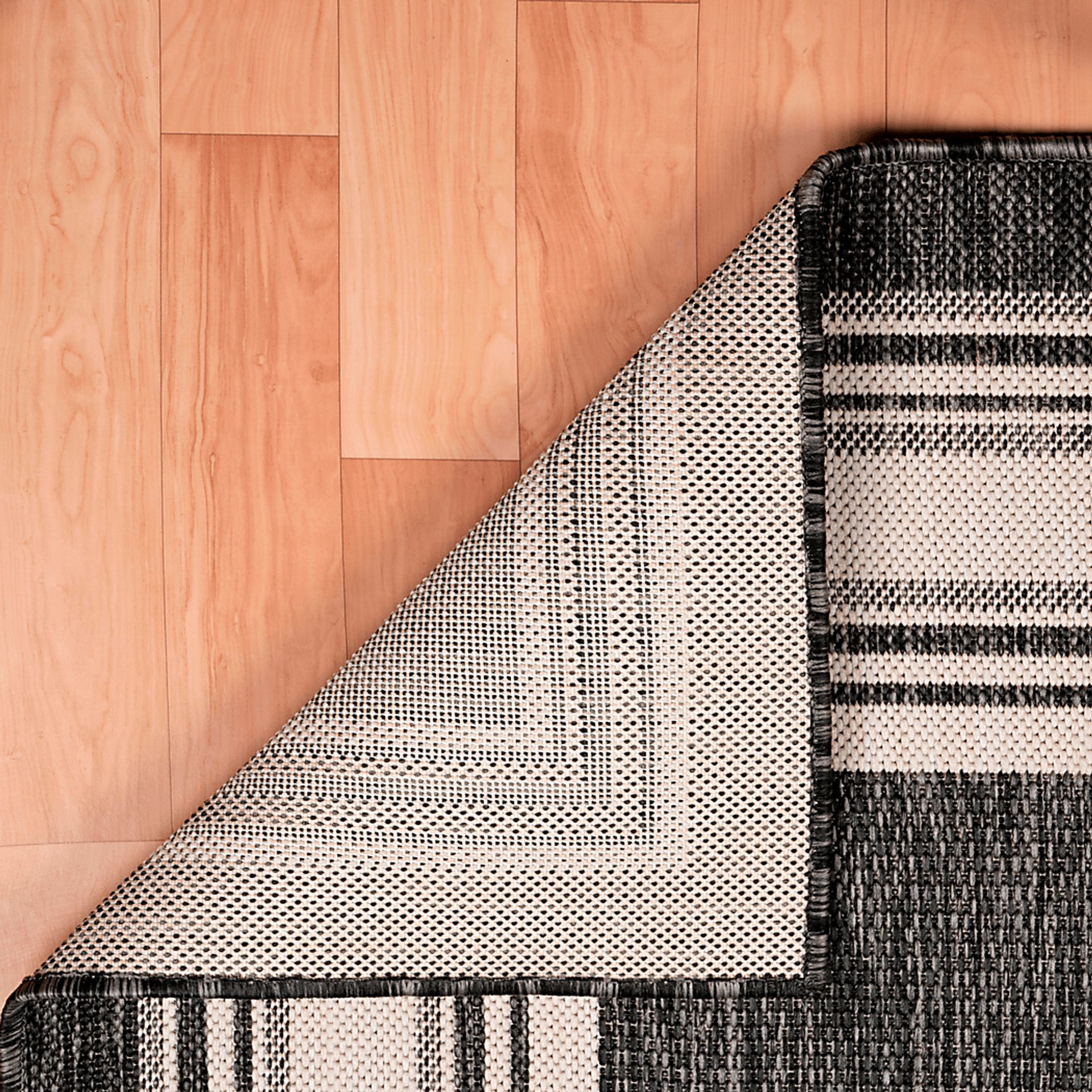 Carledosa Black/Multi 5'3 x 7' Indoor/Outdoor Rug - Image 5