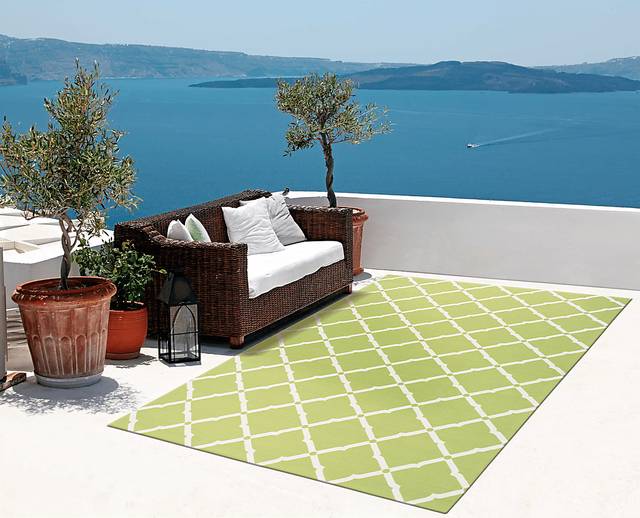 Carlisia Light Green 5' x 8' Indoor/Outdoor Rug - Thumbnail - Image 3