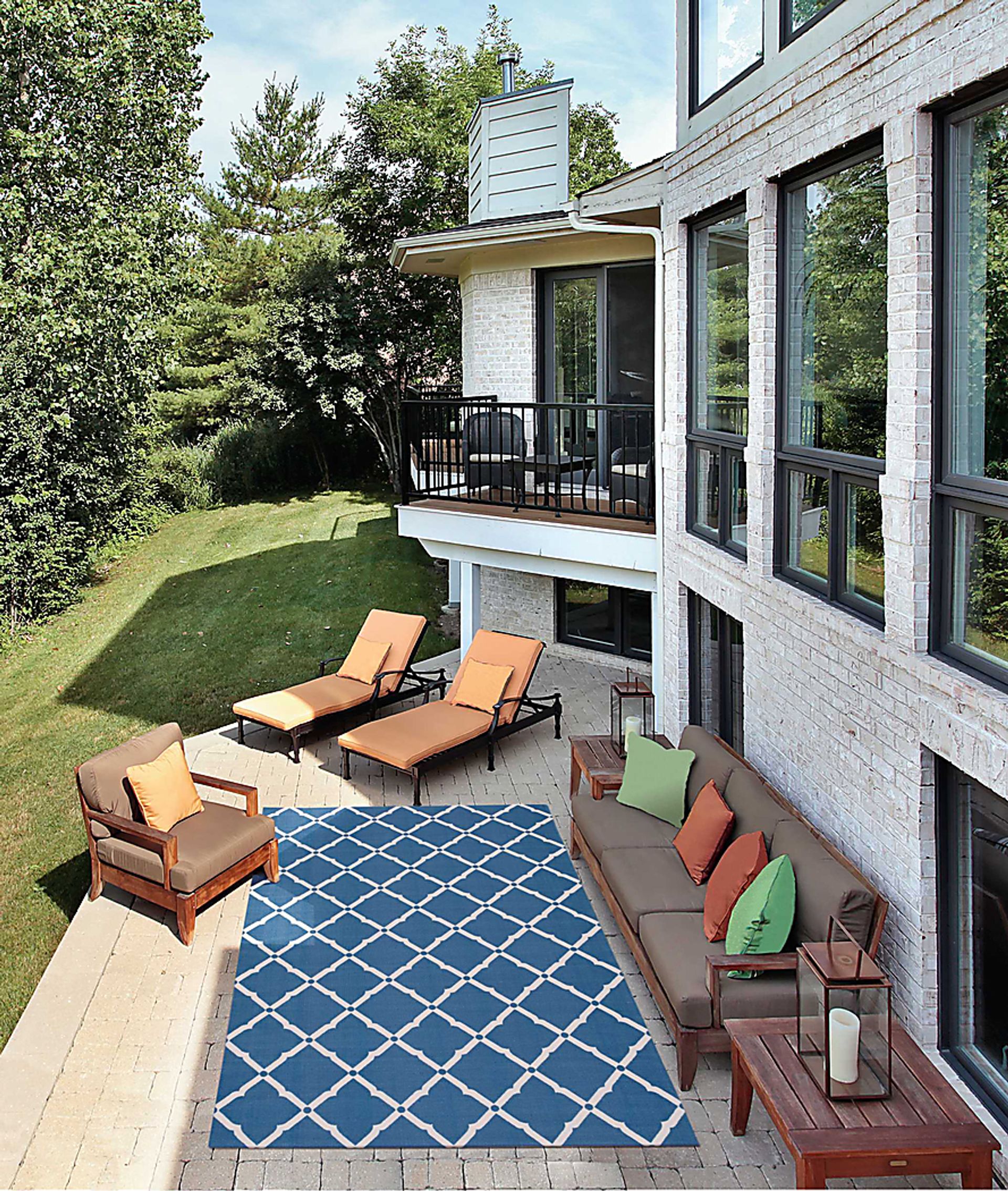 Carlisia Navy 5' x 8' Indoor/Outdoor Rug - Image 4
