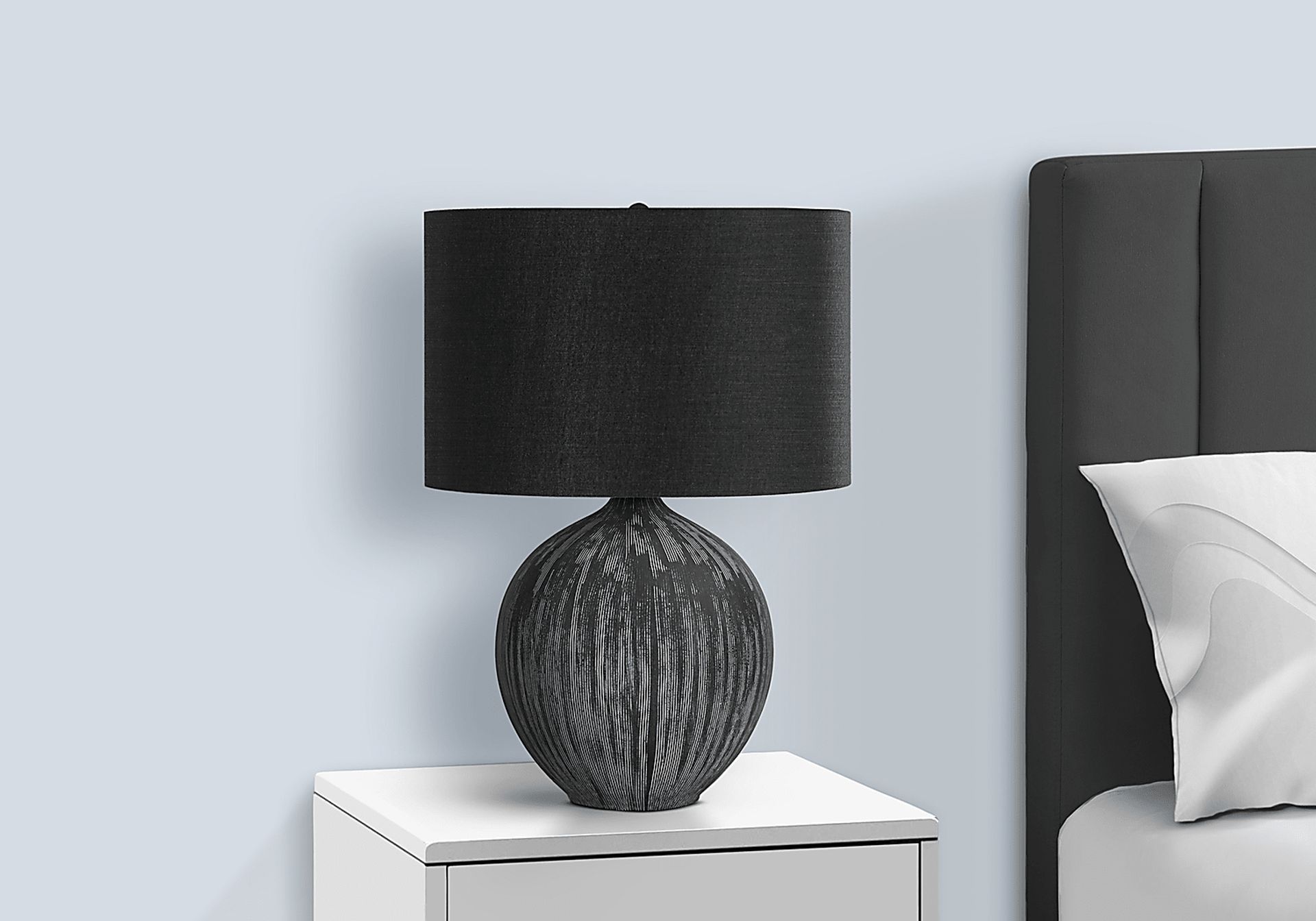Carlisle Boulevard Black Lamp - Image 2