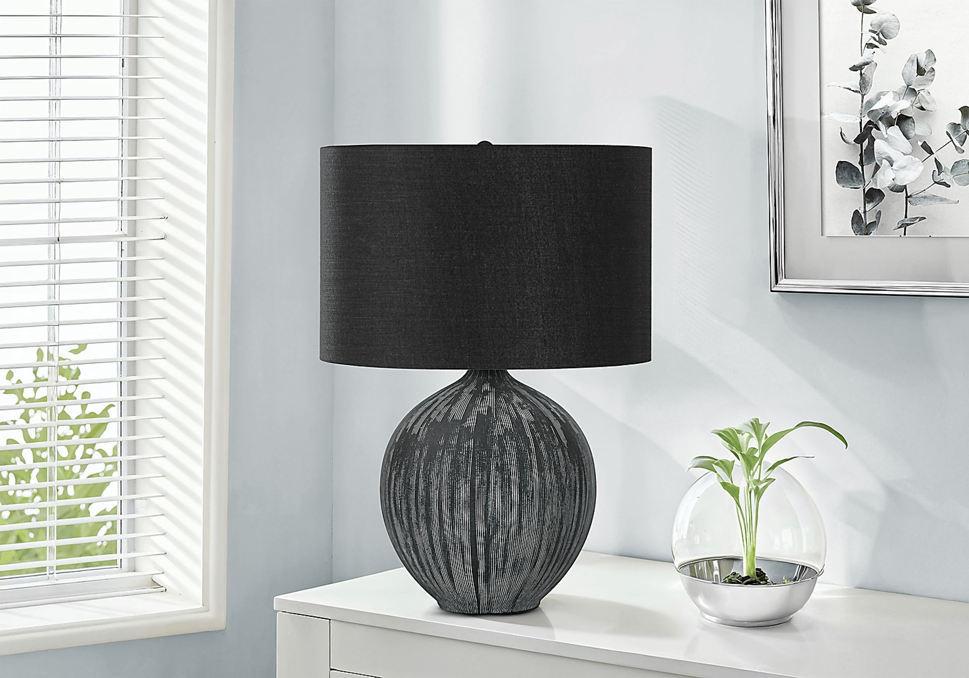 Carlisle Boulevard Black Lamp - Image 3