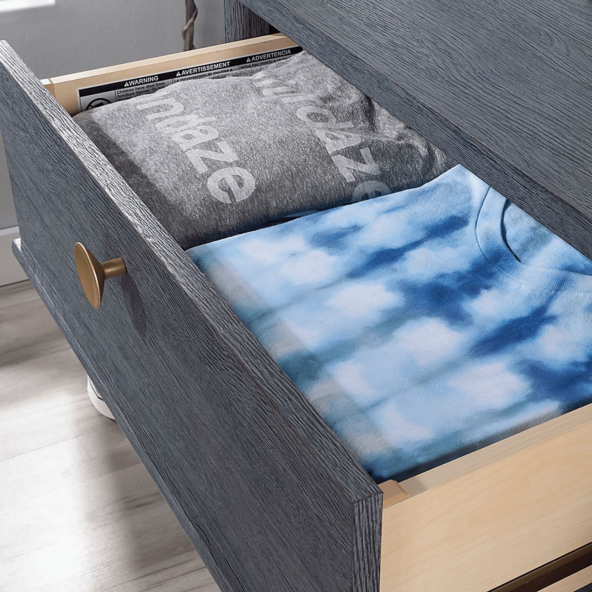 Carmell Blue Dresser