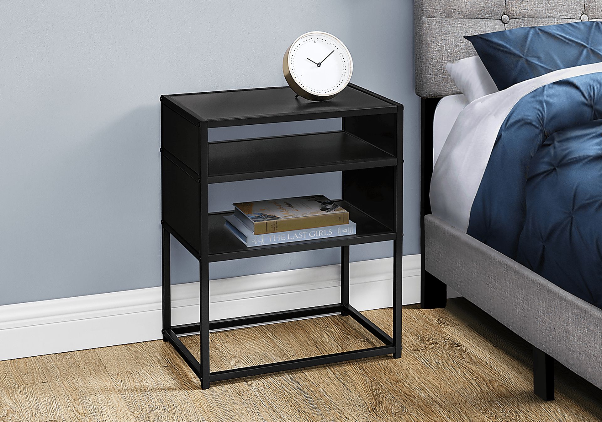 Carmon Circle Black Accent Table - Image 2