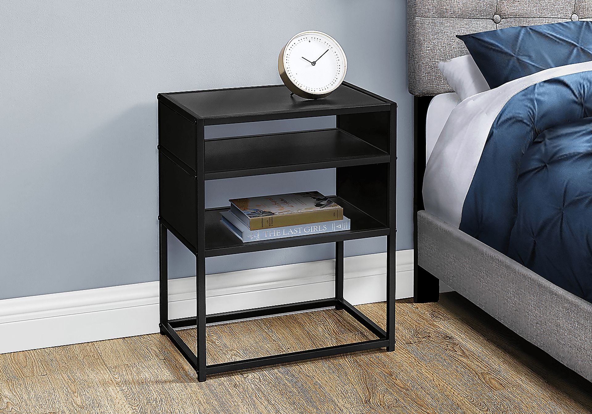 Carmon Circle Black Accent Table - Image 6