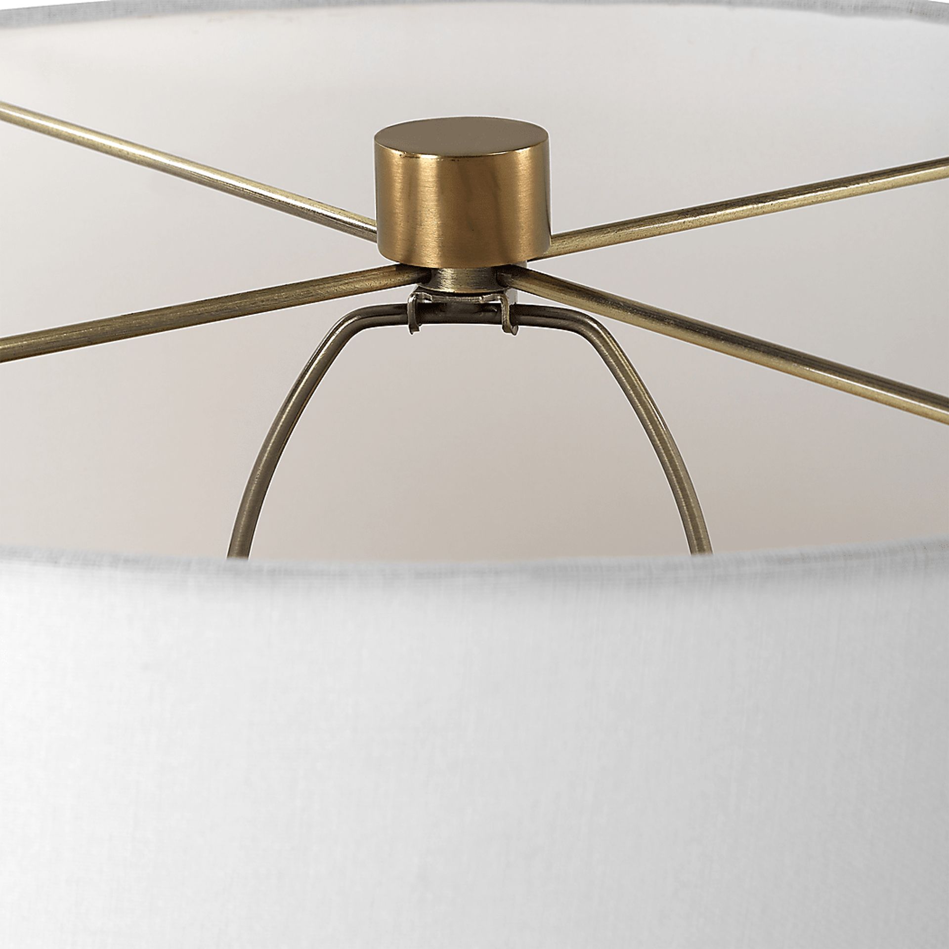 Carten Post Black Lamp - Image 3