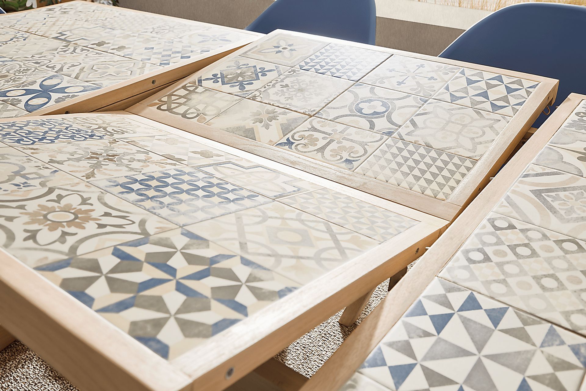 Casa Villa Multi 7 Pc Outdoor Extension Dining Set with Green Chairs - Image 4